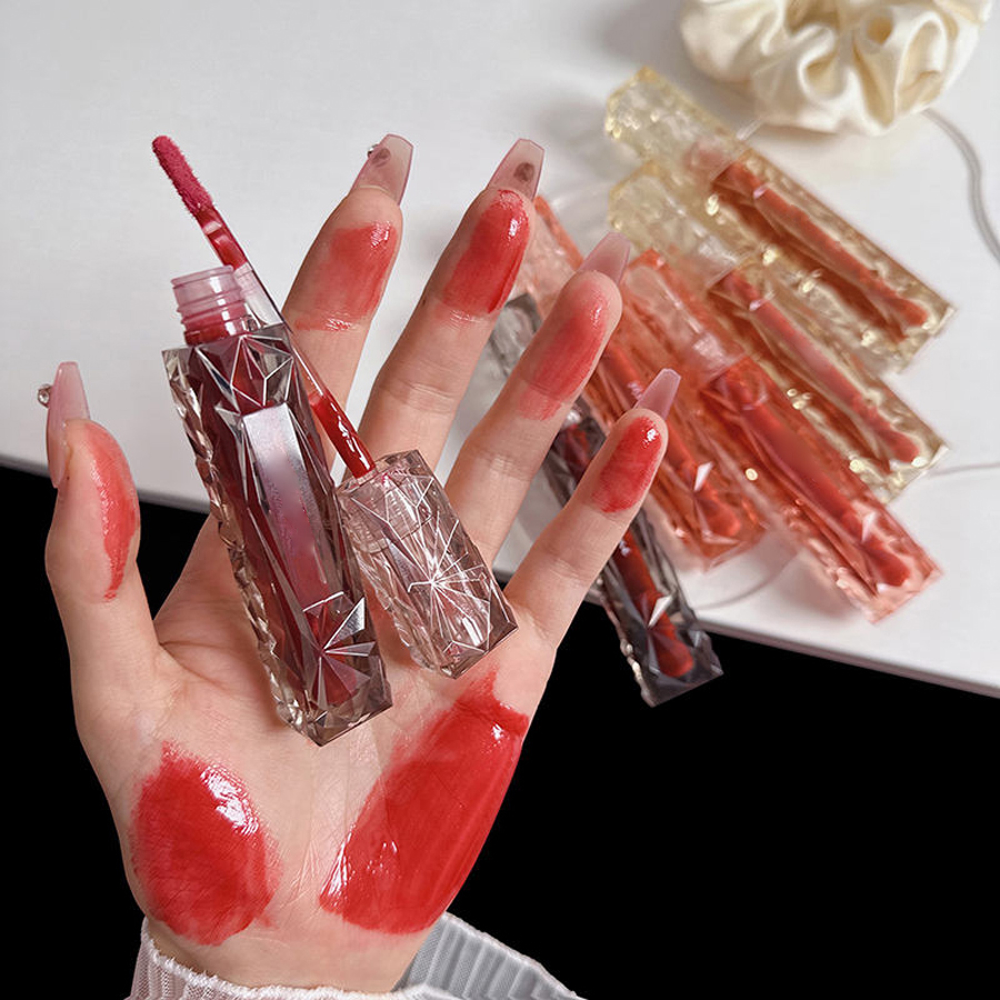 Longlasting Moisturizing Waterproof Lip Gloss Transparent HaloDyeing Mirror Effect Gloss For Perfec 1
