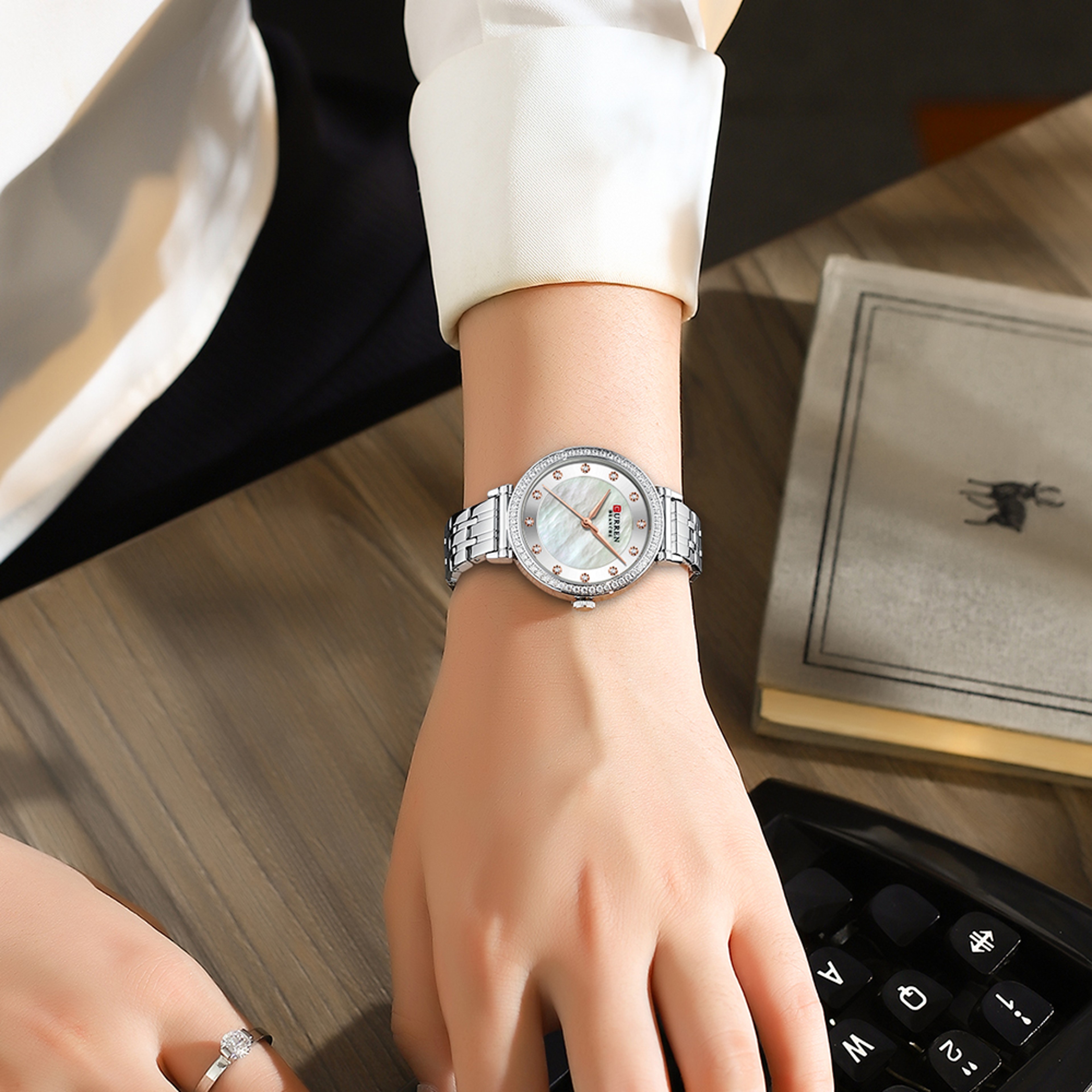 Elegant Ladies Stainless Steel Quartz Watch Classic Diamond Dial Waterproof Fashion Watch – view 5