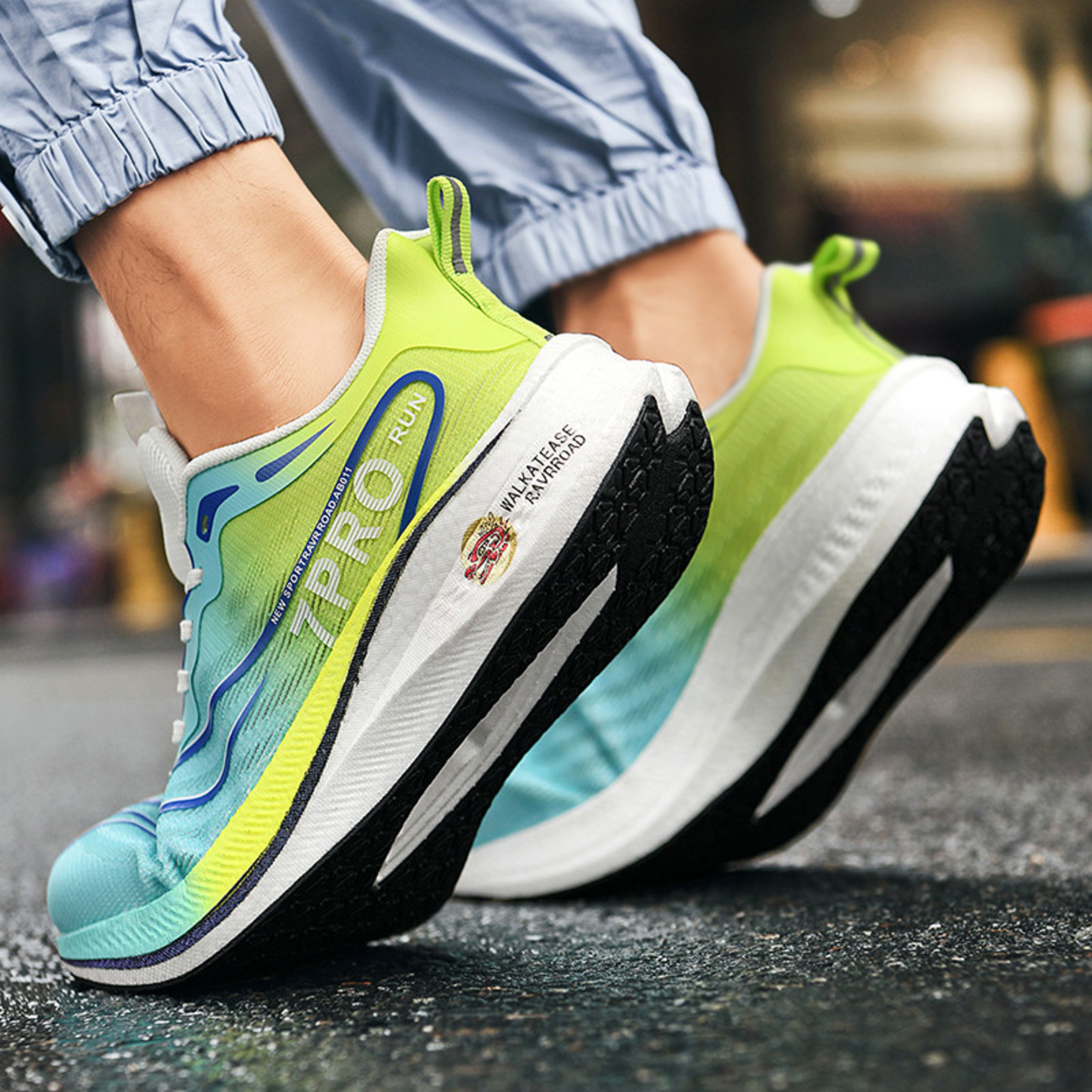Mens Carbon Plate Running Shoes Shock Absorbing Non Slip Training Sneakers 1