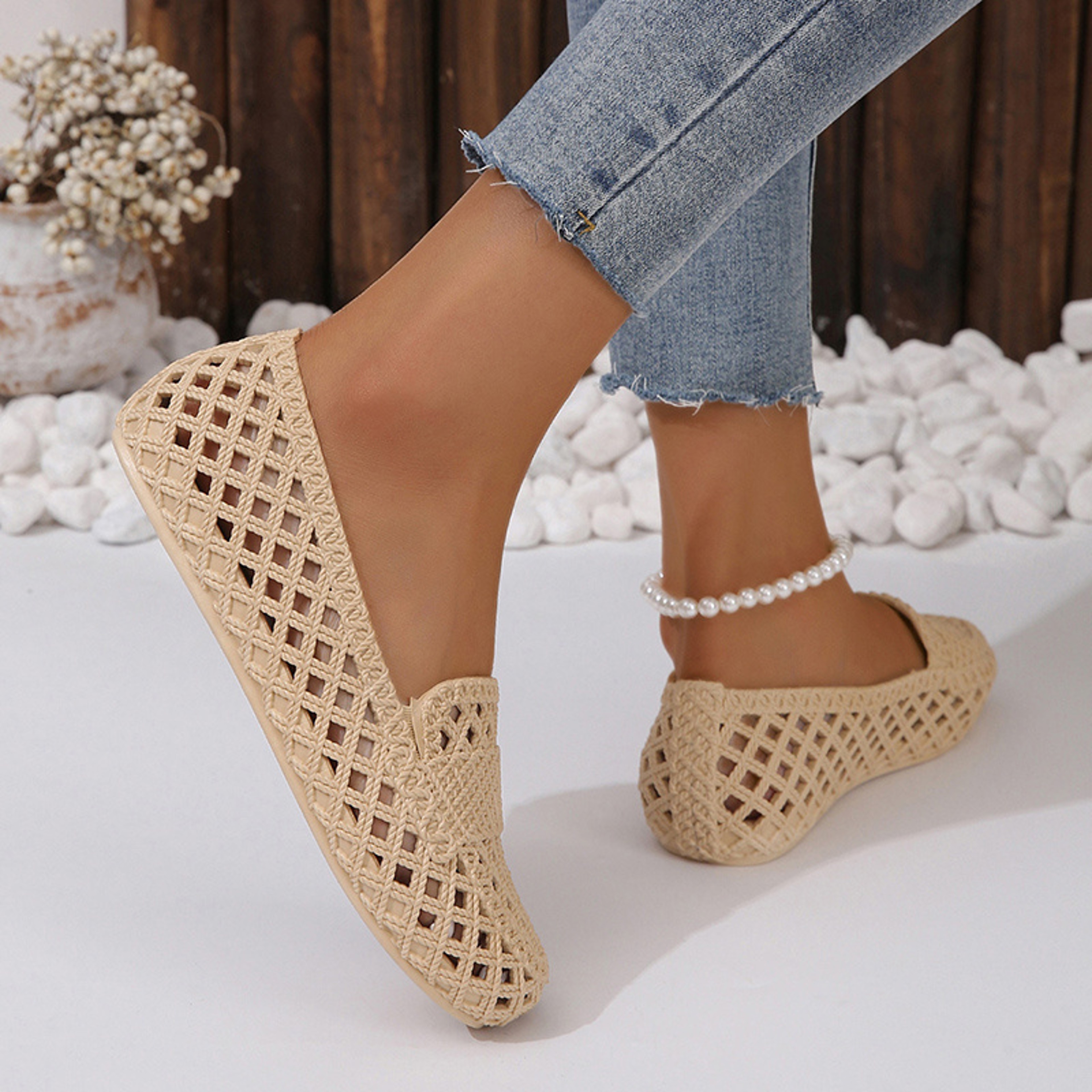 Comfortable Flat Sandals for Women Non Slip Casual Summer Shoes – view 4