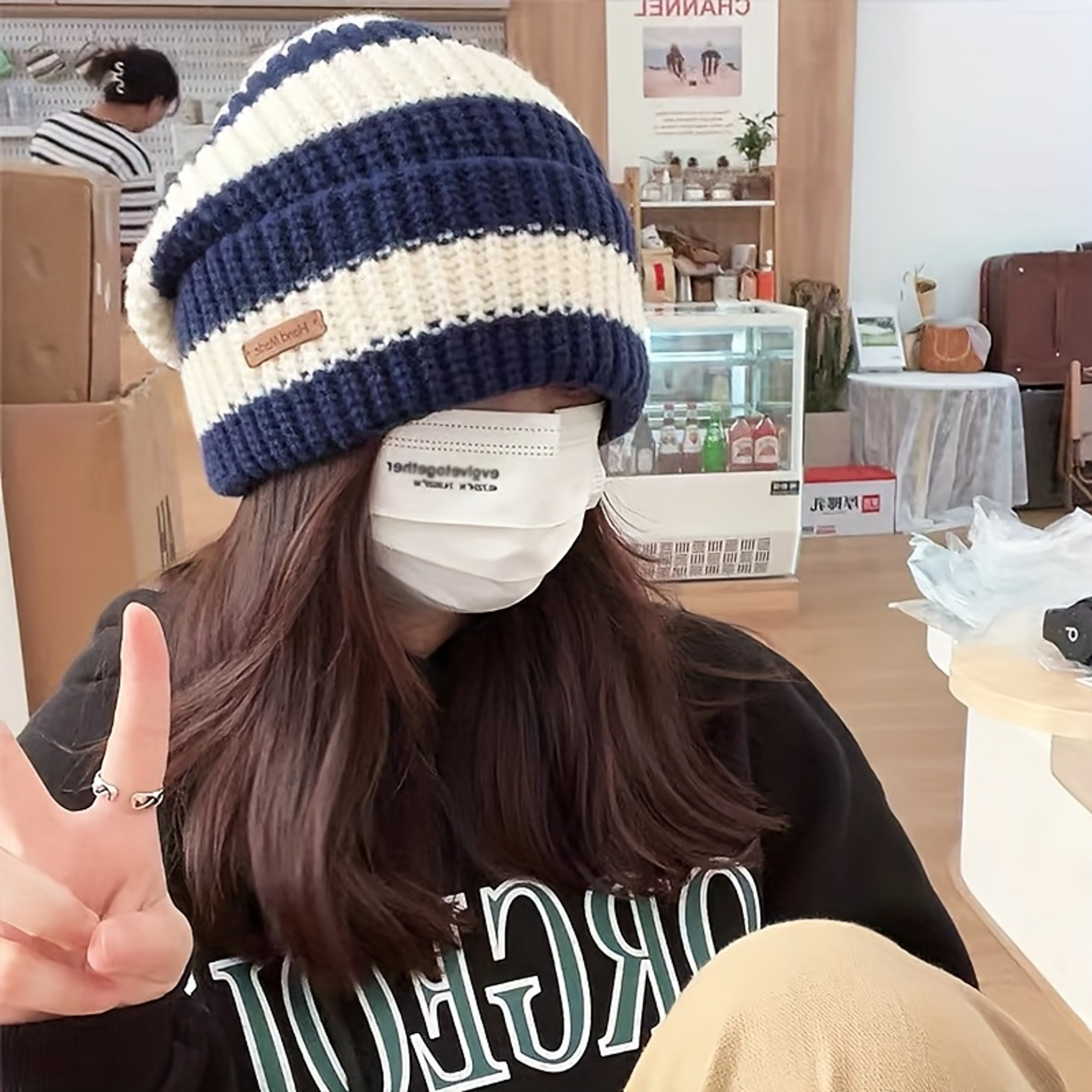 Windproof Korean Fashion Striped Knitted Hat, Trendy Lightweight Hat for Men and Women, Warm for Autumn Winter Outdoor – view 3