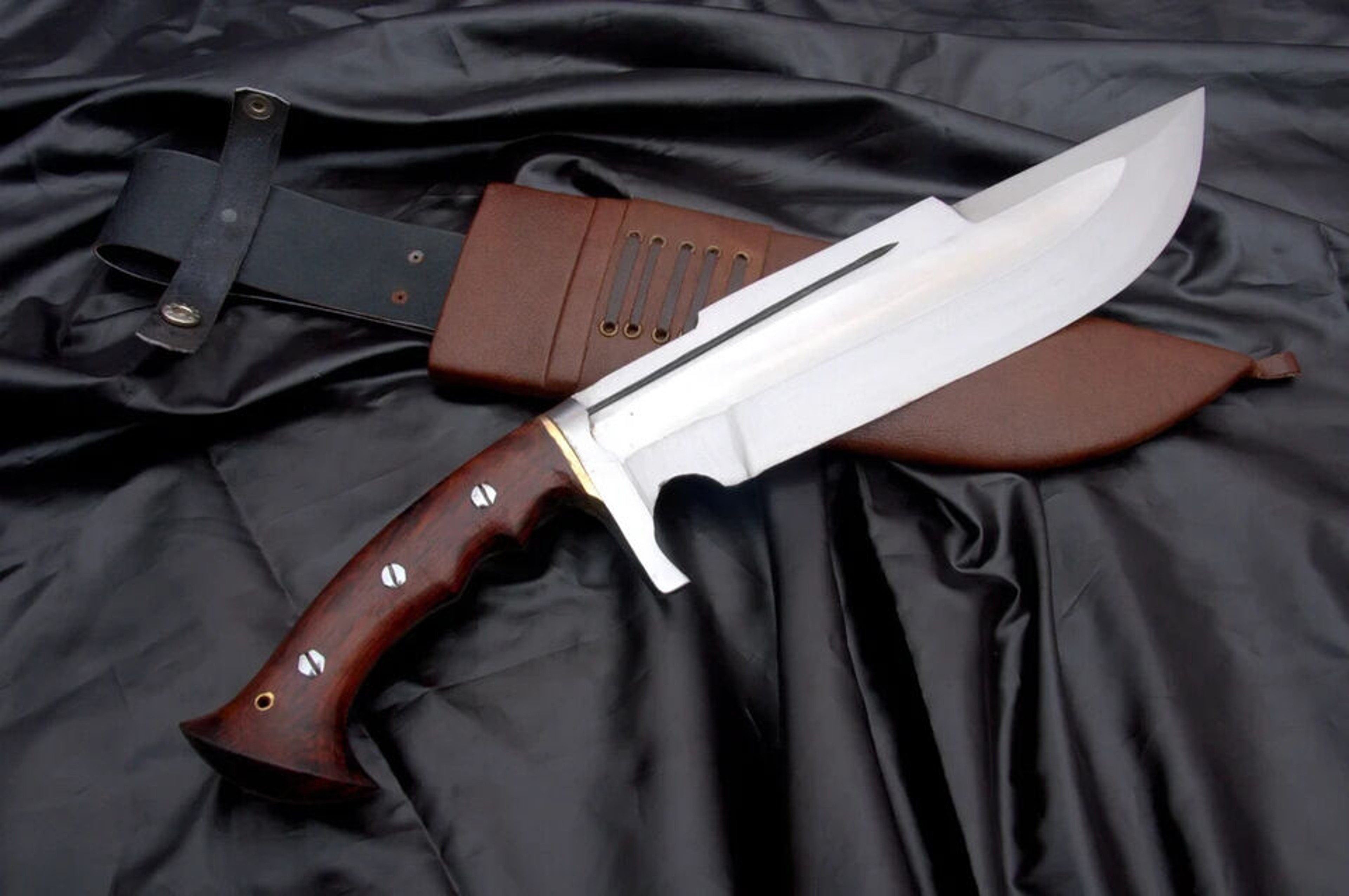 Custom Handmade D2 Steel Hunting Bowie Knife W/ Rosewood Handle & Leather Sheath – view 3