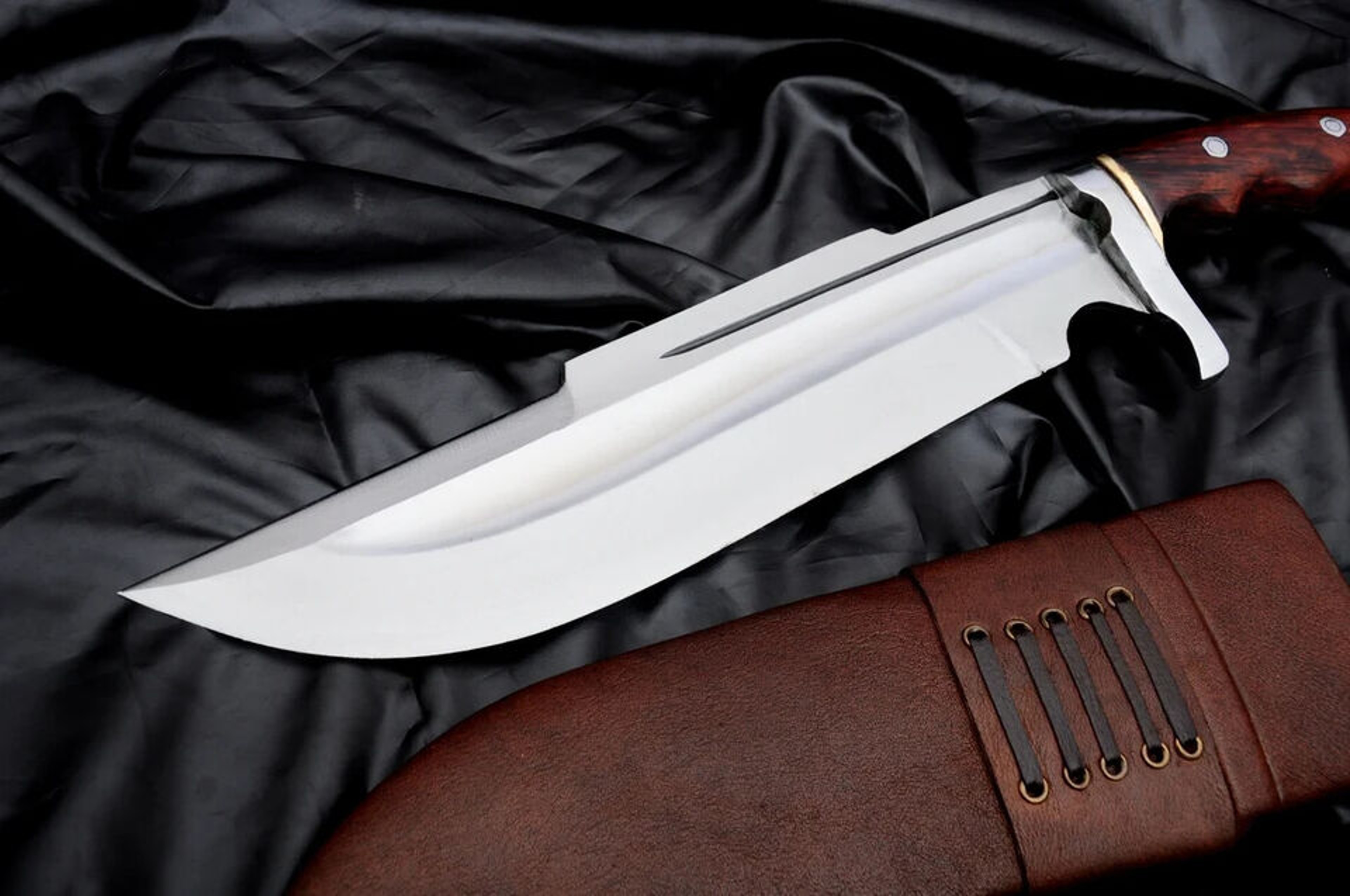 Custom Handmade D2 Steel Hunting Bowie Knife W/ Rosewood Handle & Leather Sheath – view 5
