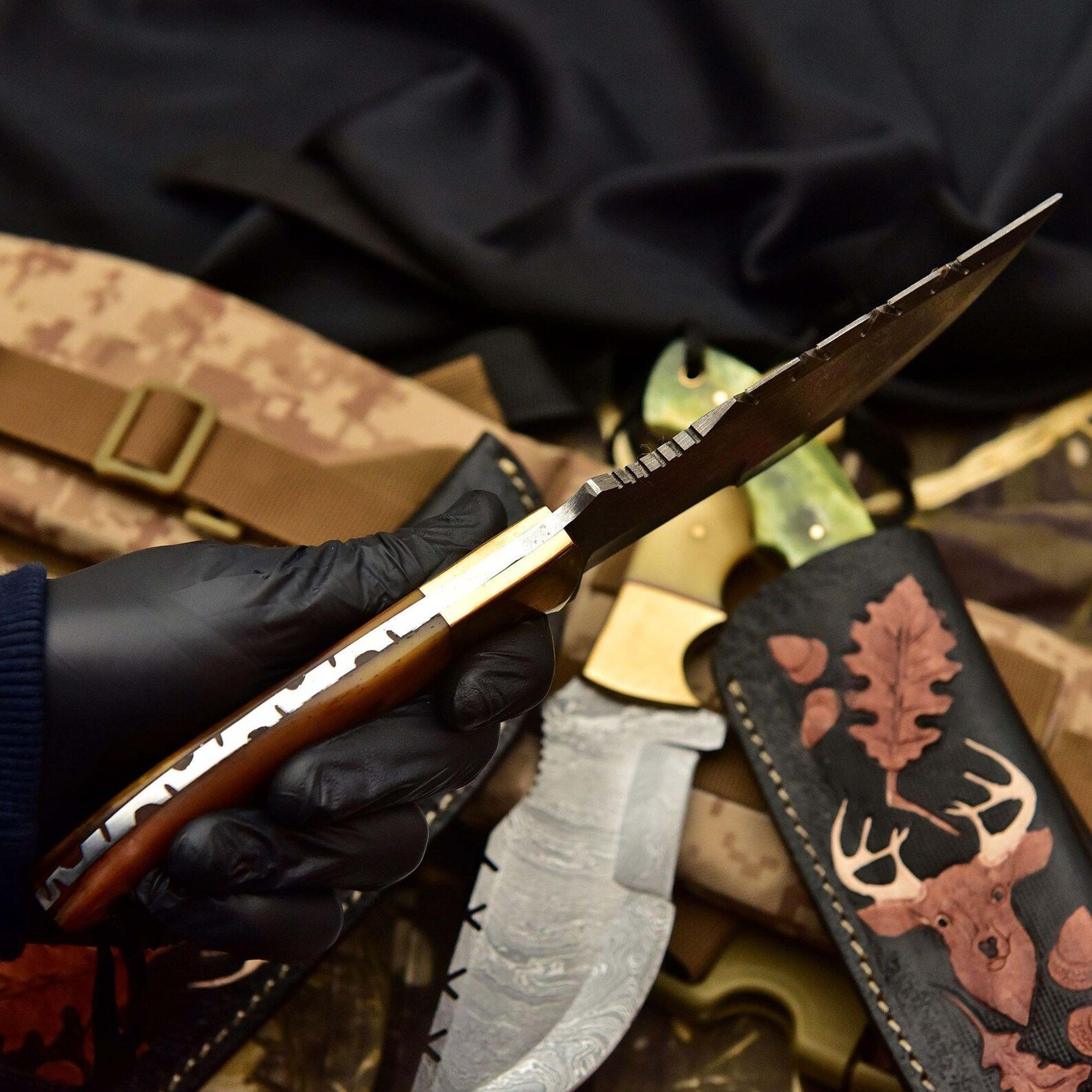 Handcrafted Damascus Tracker Knife With Natural Bone Handle And Full Tang Fixed Blade Hunting K 0