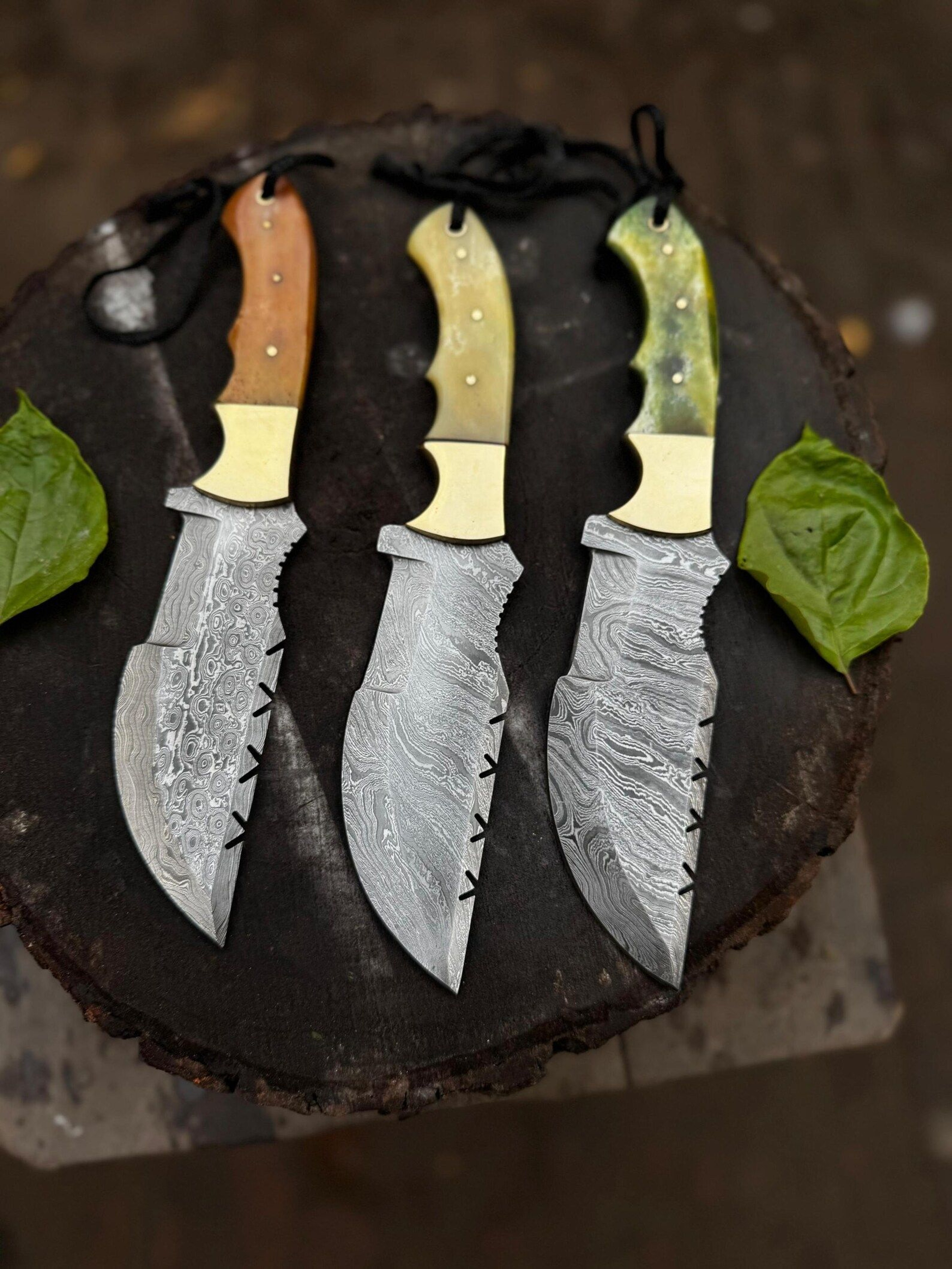 Handcrafted Damascus Tracker Knife With Natural Bone Handle And Full Tang Fixed Blade Hunting K 4