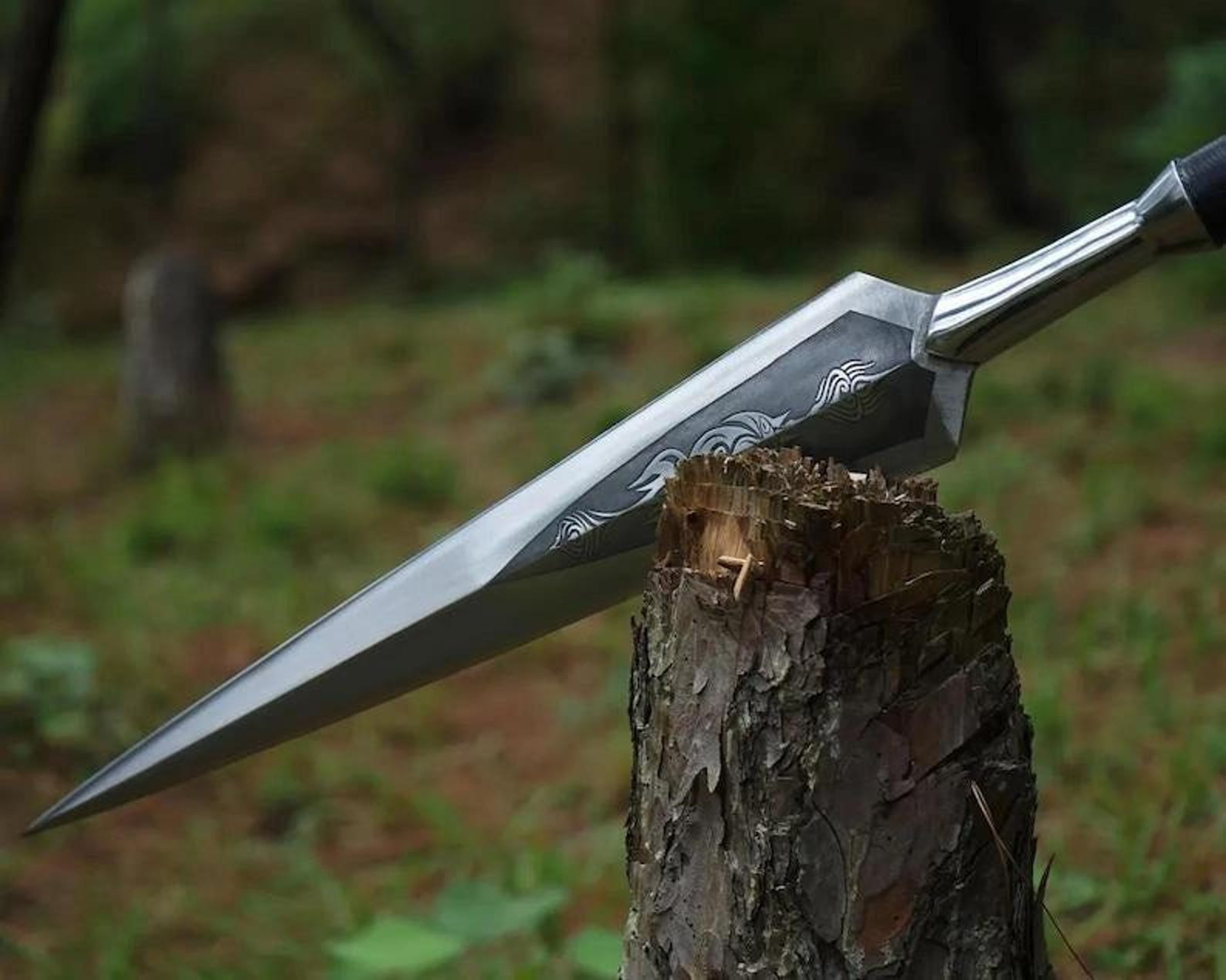 Handmade Medieval War Spear With High Carbon Steel Leaf Blade Hardwood Shaft  Leather Head Cover  H 2