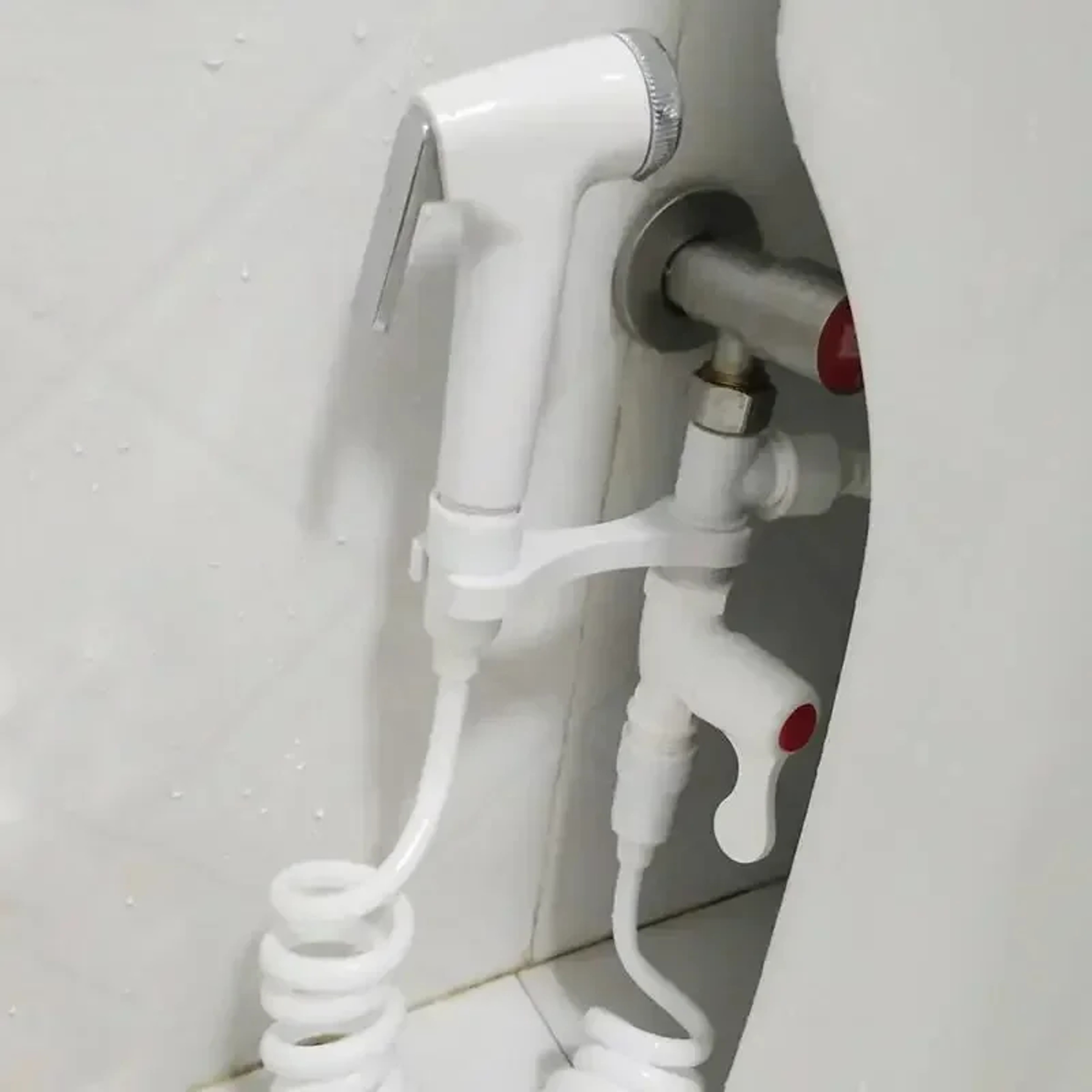 Portable Handheld Bidet Sprayer For Toilet With Retractable Hose 0