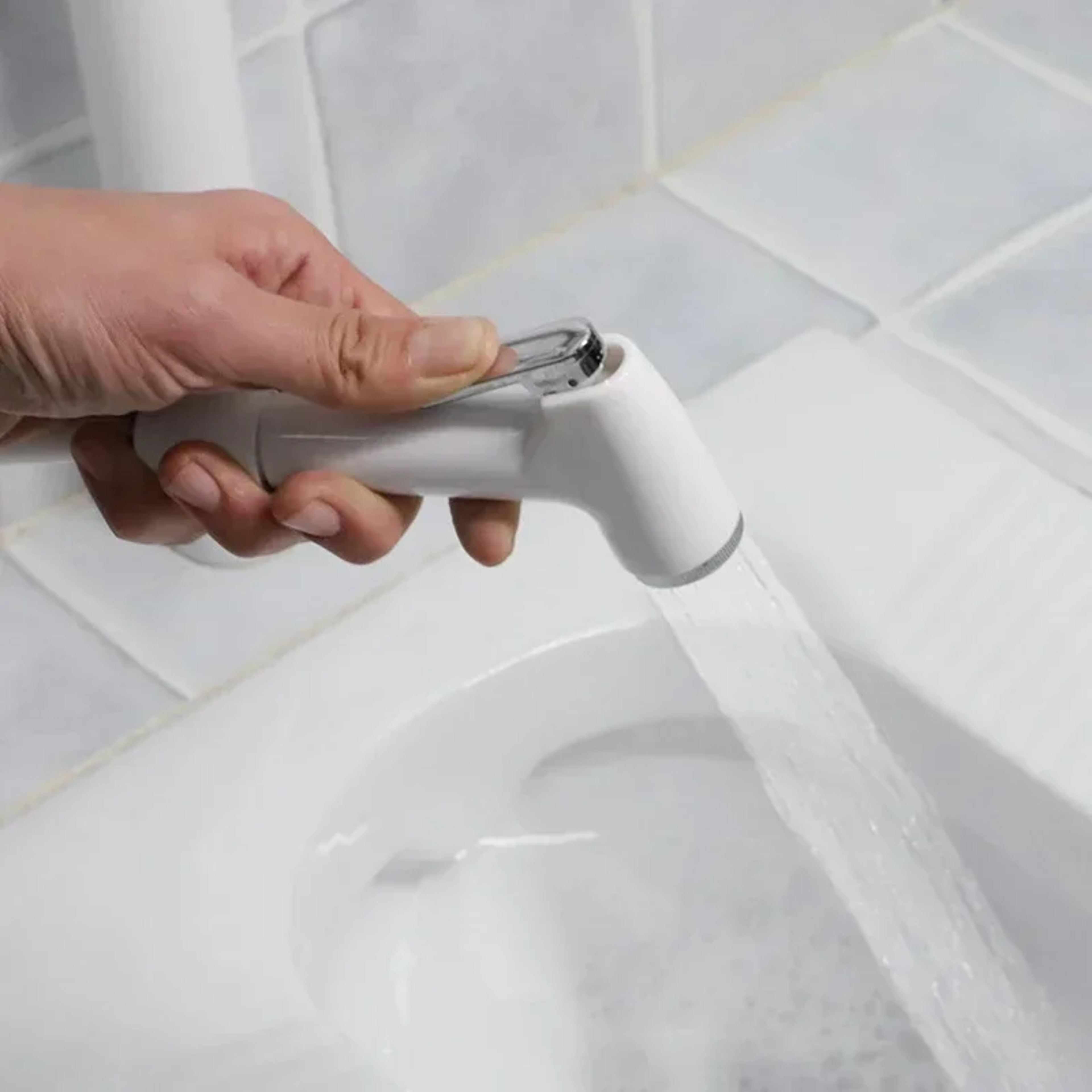 Portable Handheld Bidet Sprayer For Toilet With Retractable Hose 1