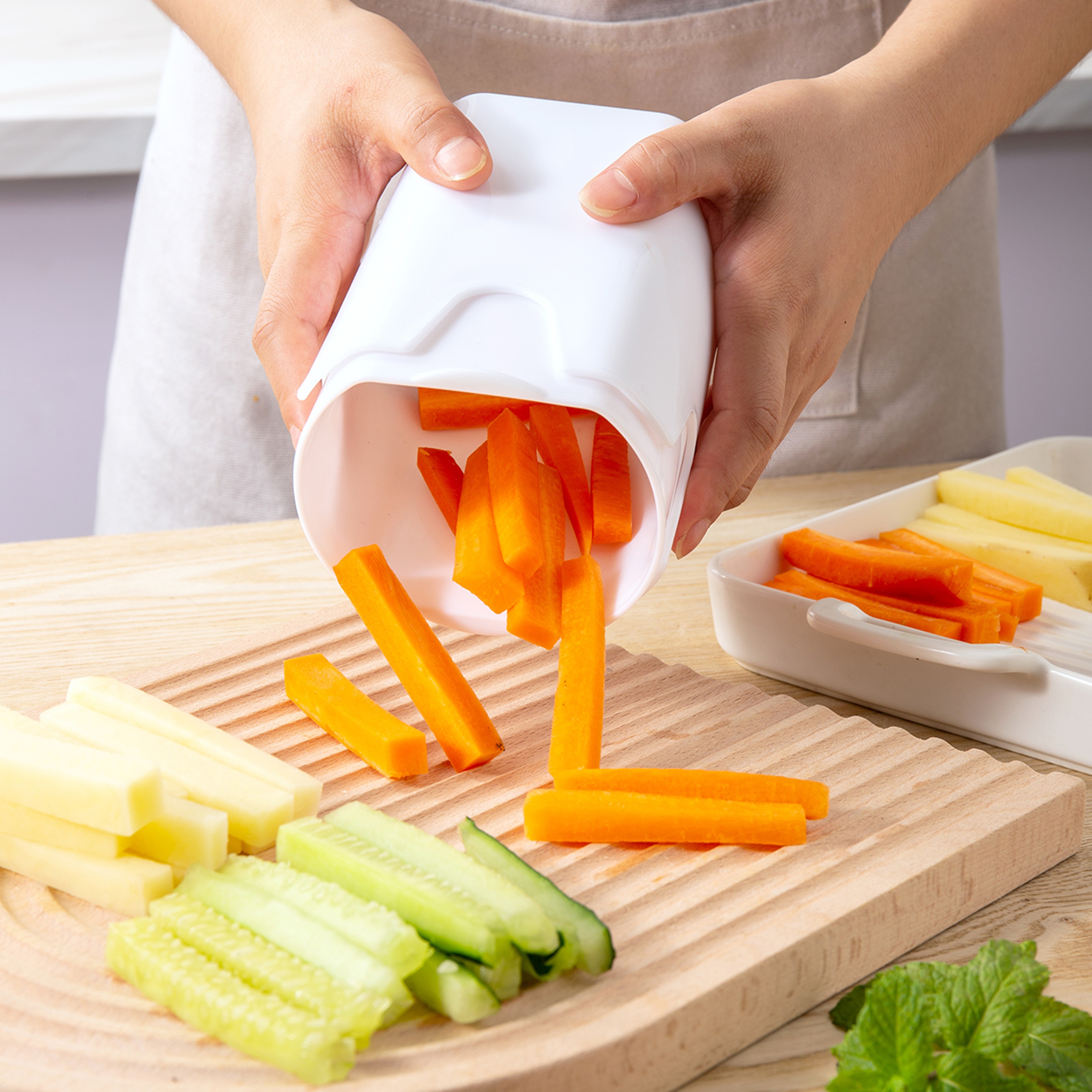Premium Multi Functional Kitchen Slicer  Manual Vegetable Cutter For Easy Shredding And Slicing 2