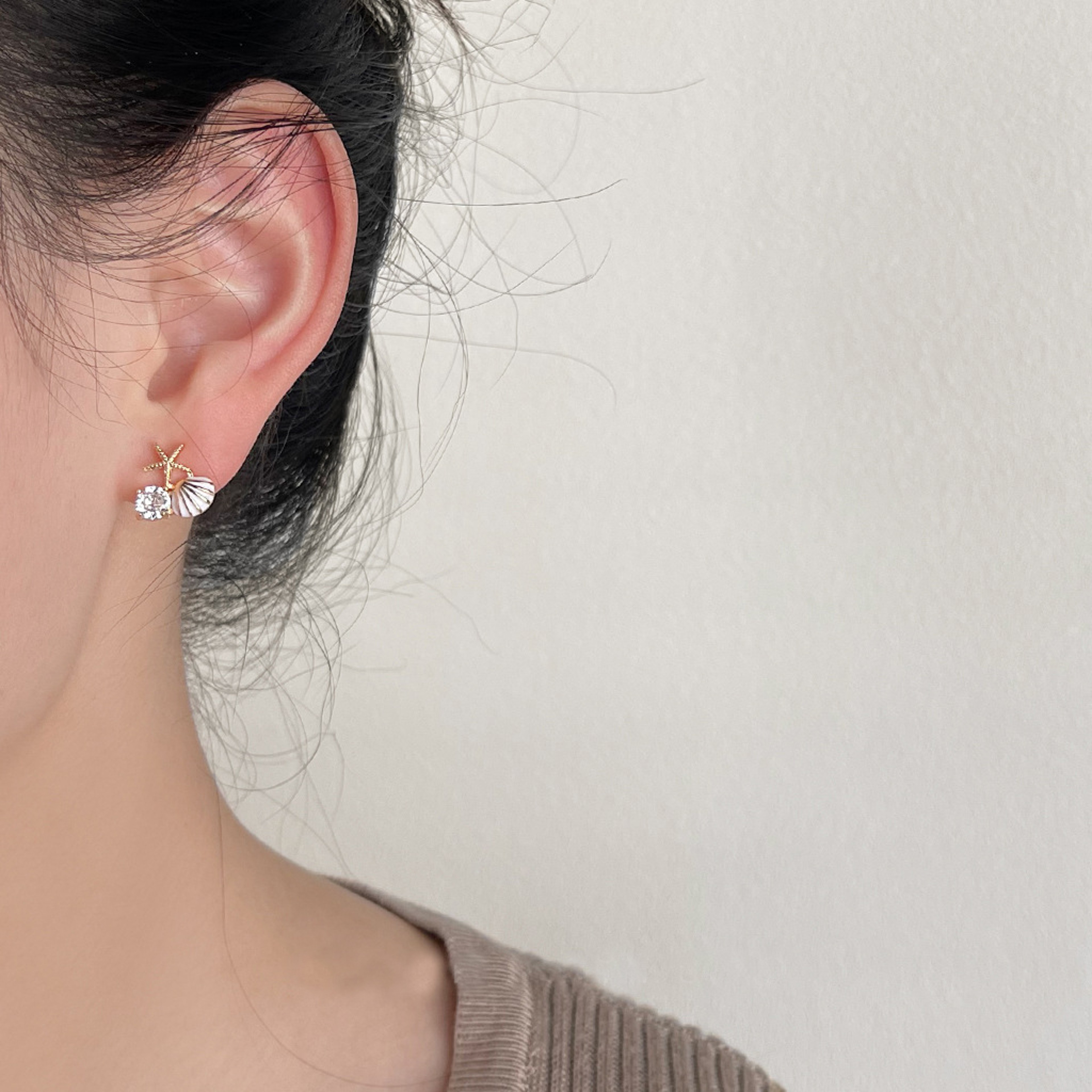 Ocean Pearl Starfish Stud Earrings Asymmetric Starfish Earrings With Shell  Rhinestone Accents 4