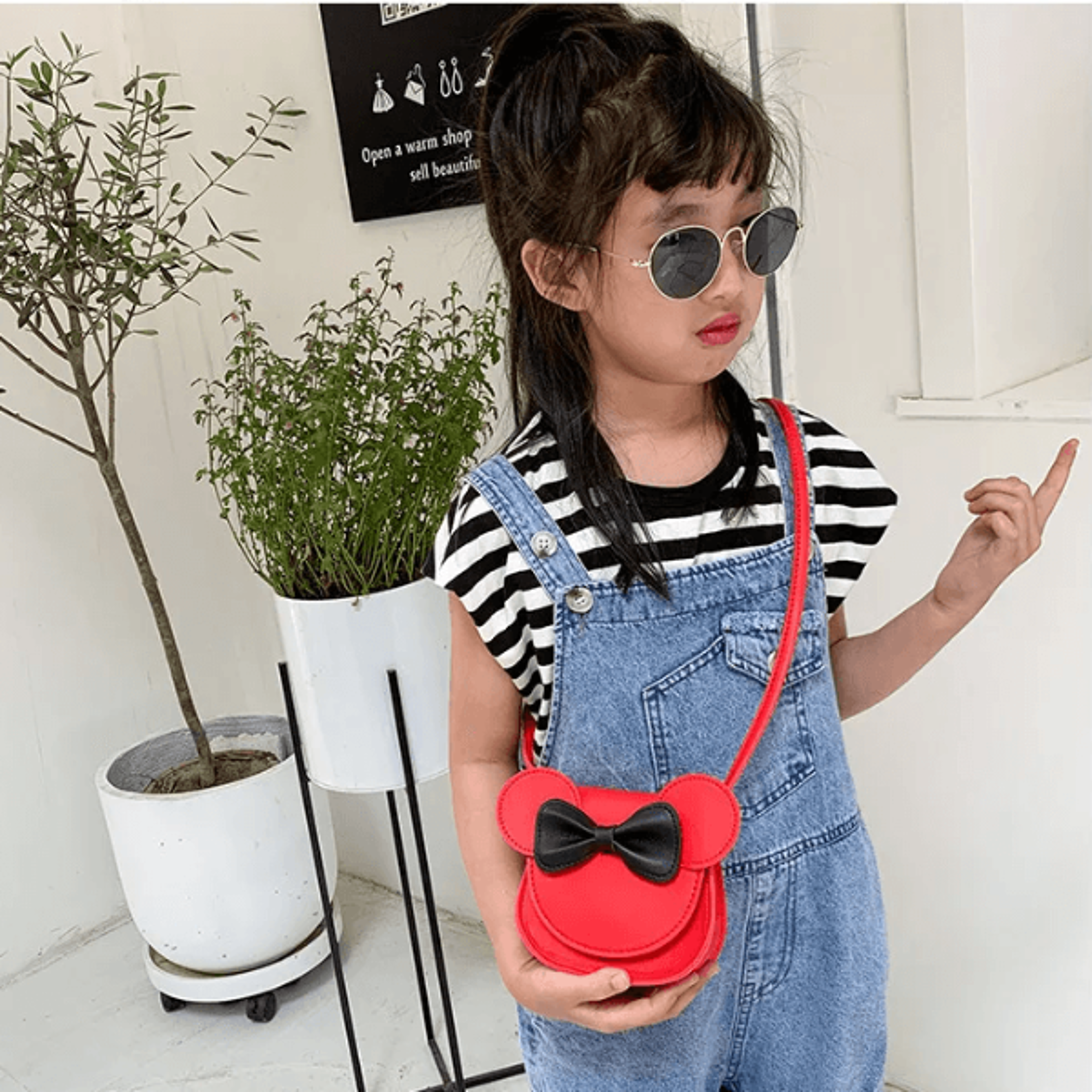 Cute Mouse Mini Shoulder Bag for Girls Disney Cartoon Messenger Bag  Fashion Small Crossbody Bag