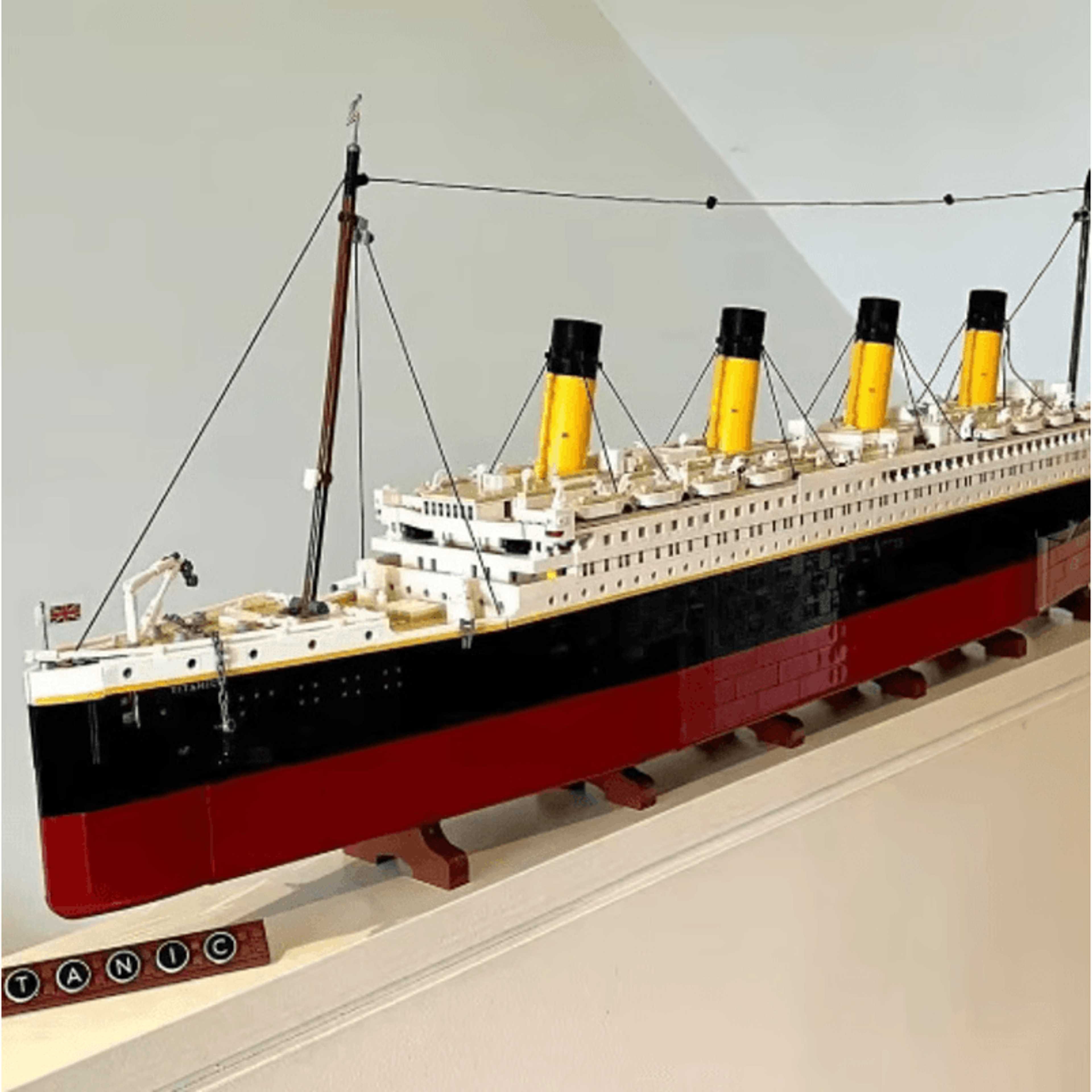 large titanic ship model for hobby builders