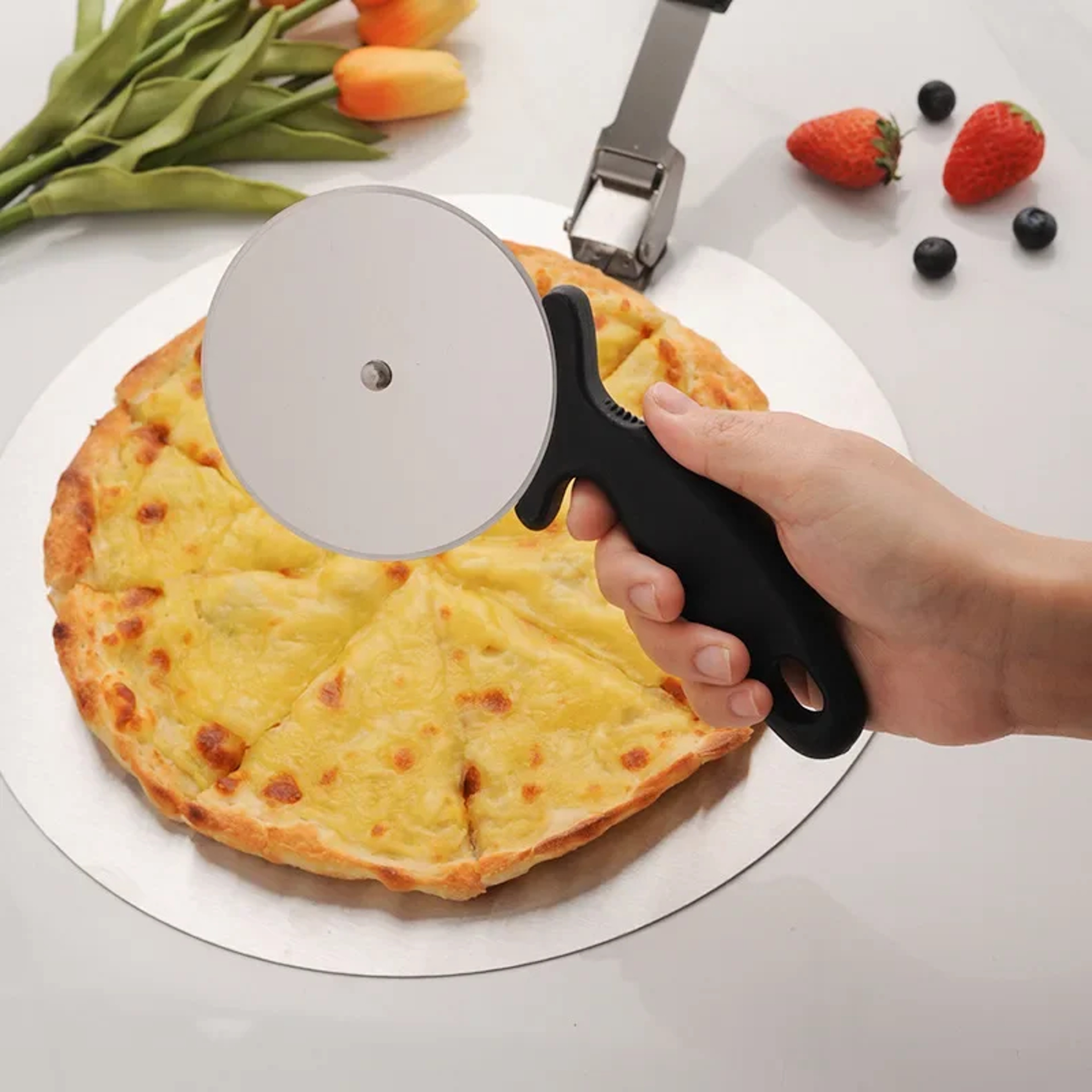 Stainless Steel Pizza Cutter Roller Wheel for Pastry Dough and Cakes – view 4