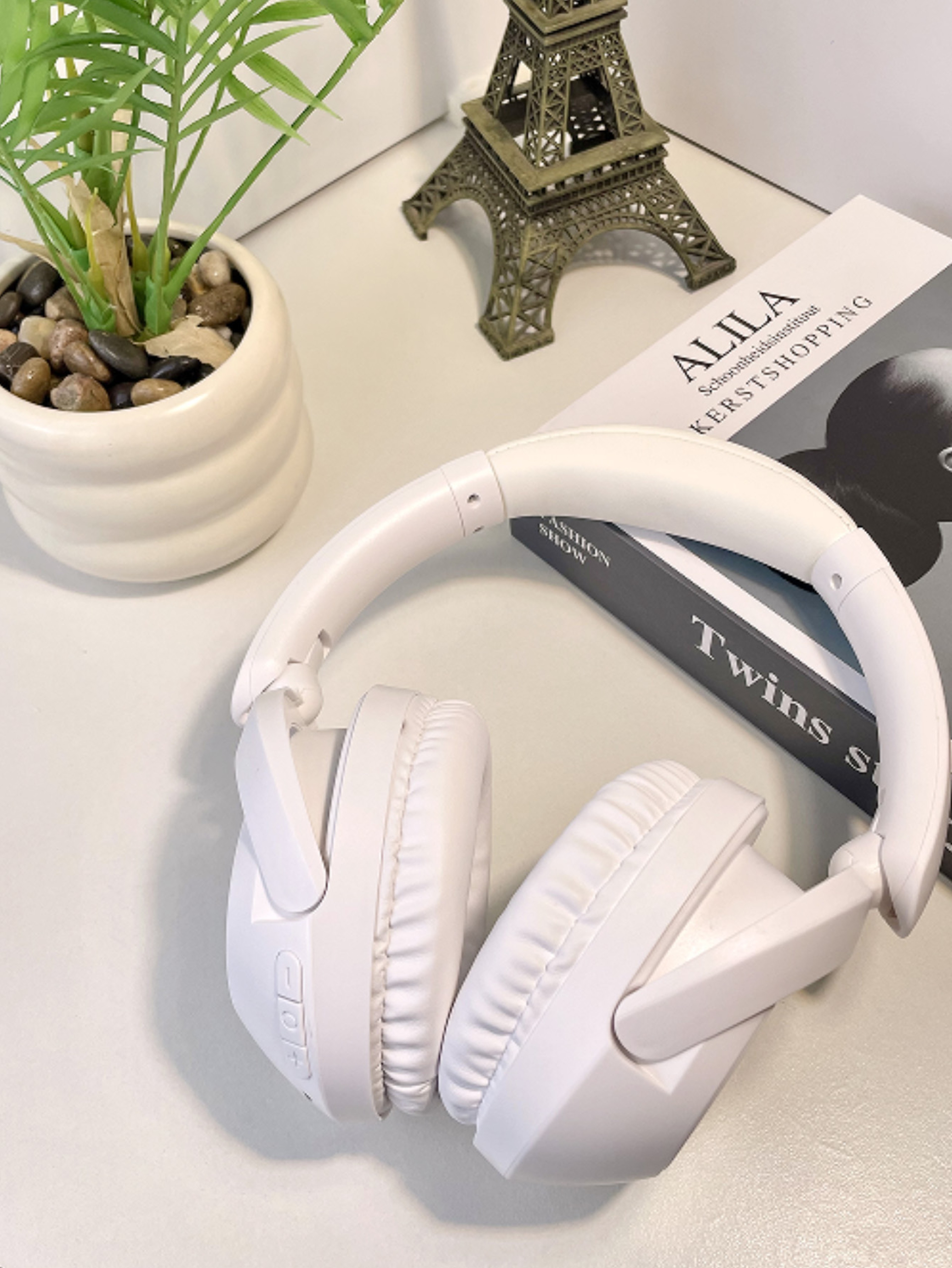 Foldable Wireless Bluetooth OverEar Headphones Low Latency Gaming  Sports Headset With Extended Bat 5