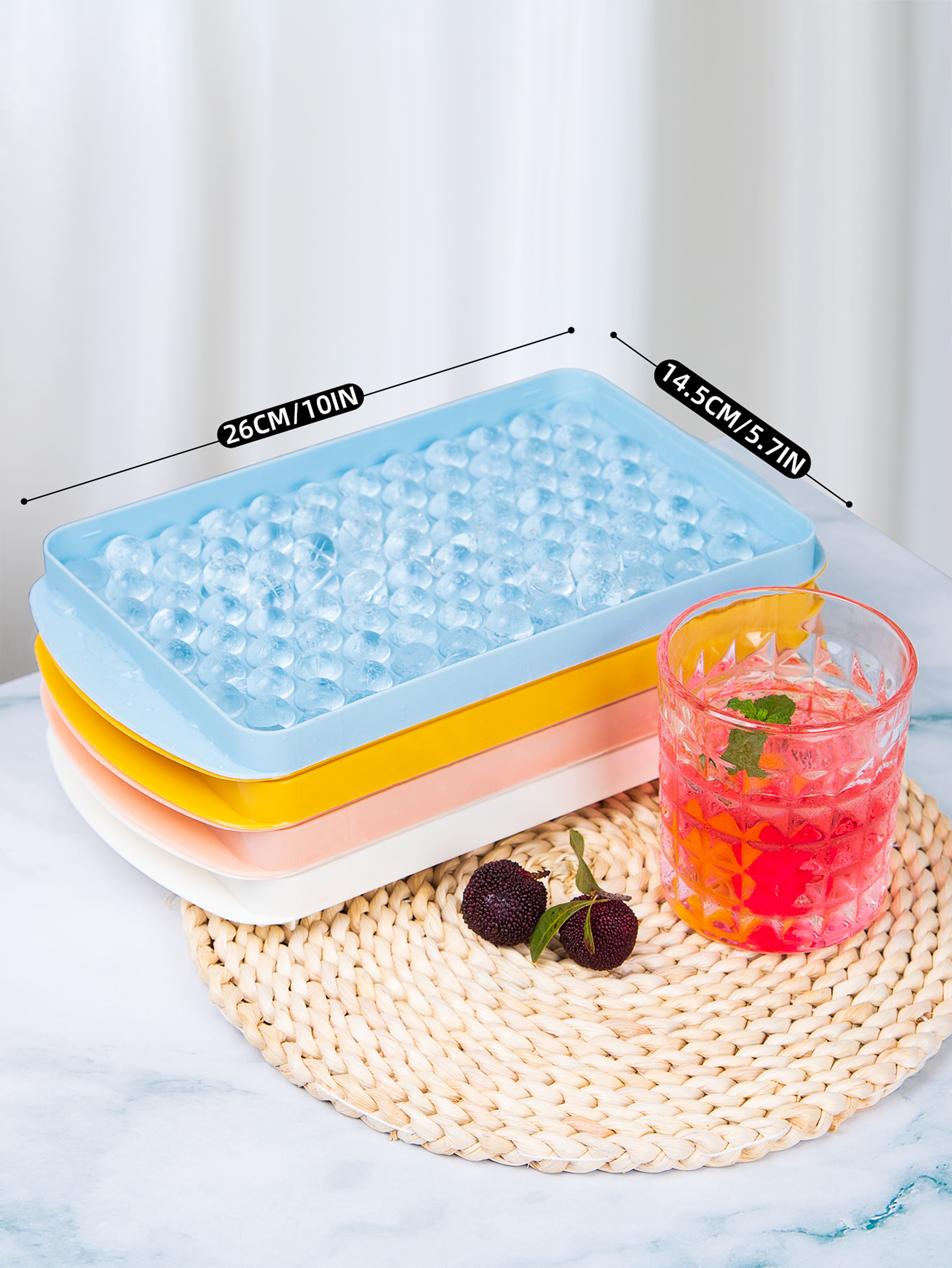 Premium Silicone Ice Cube Tray Cube Stackable Ice Molds With Lid 1