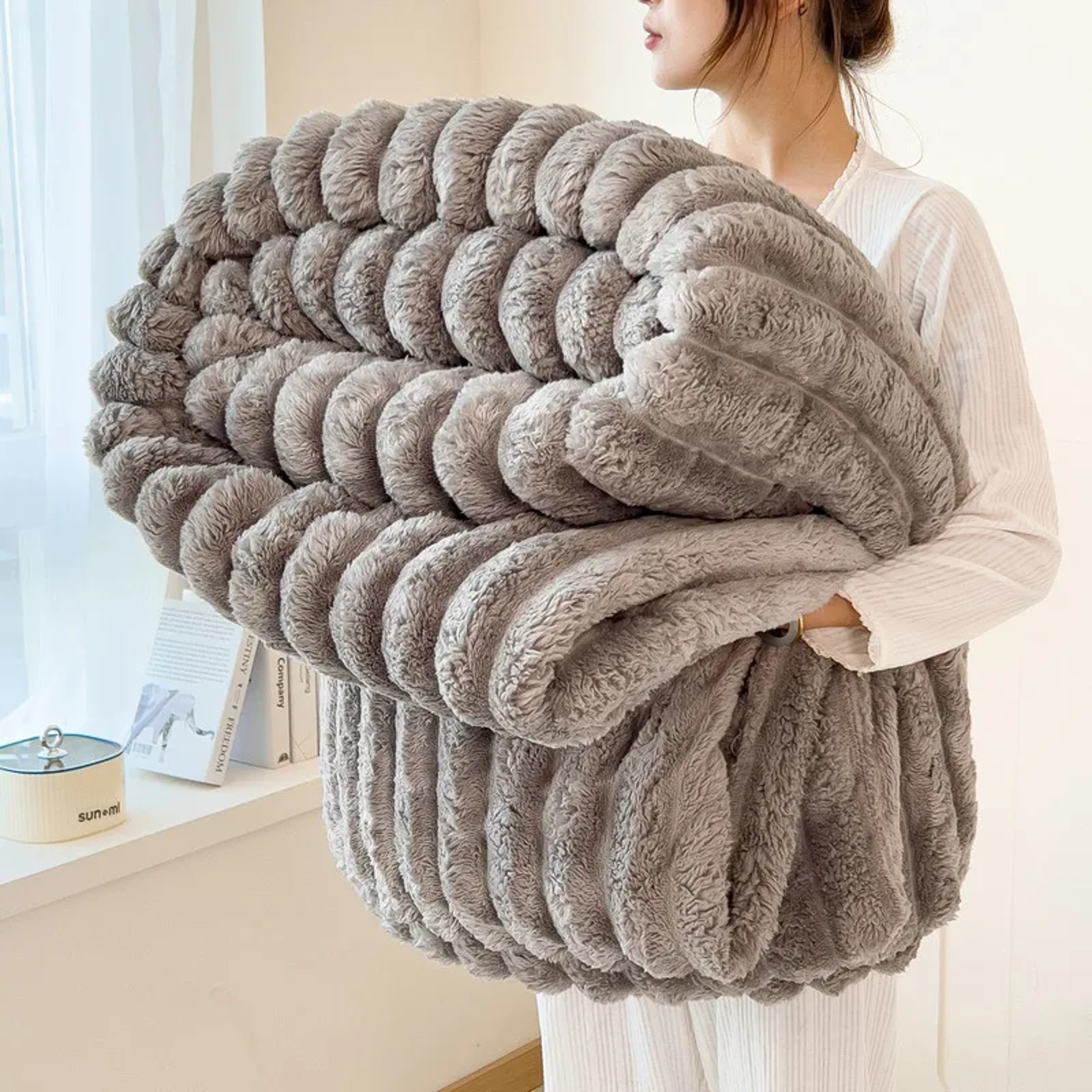 Solid Thickened Wide Striped Flannel Blanket Multifunctional Bed Sheet Cover Sofa Nap Blanket Comfo