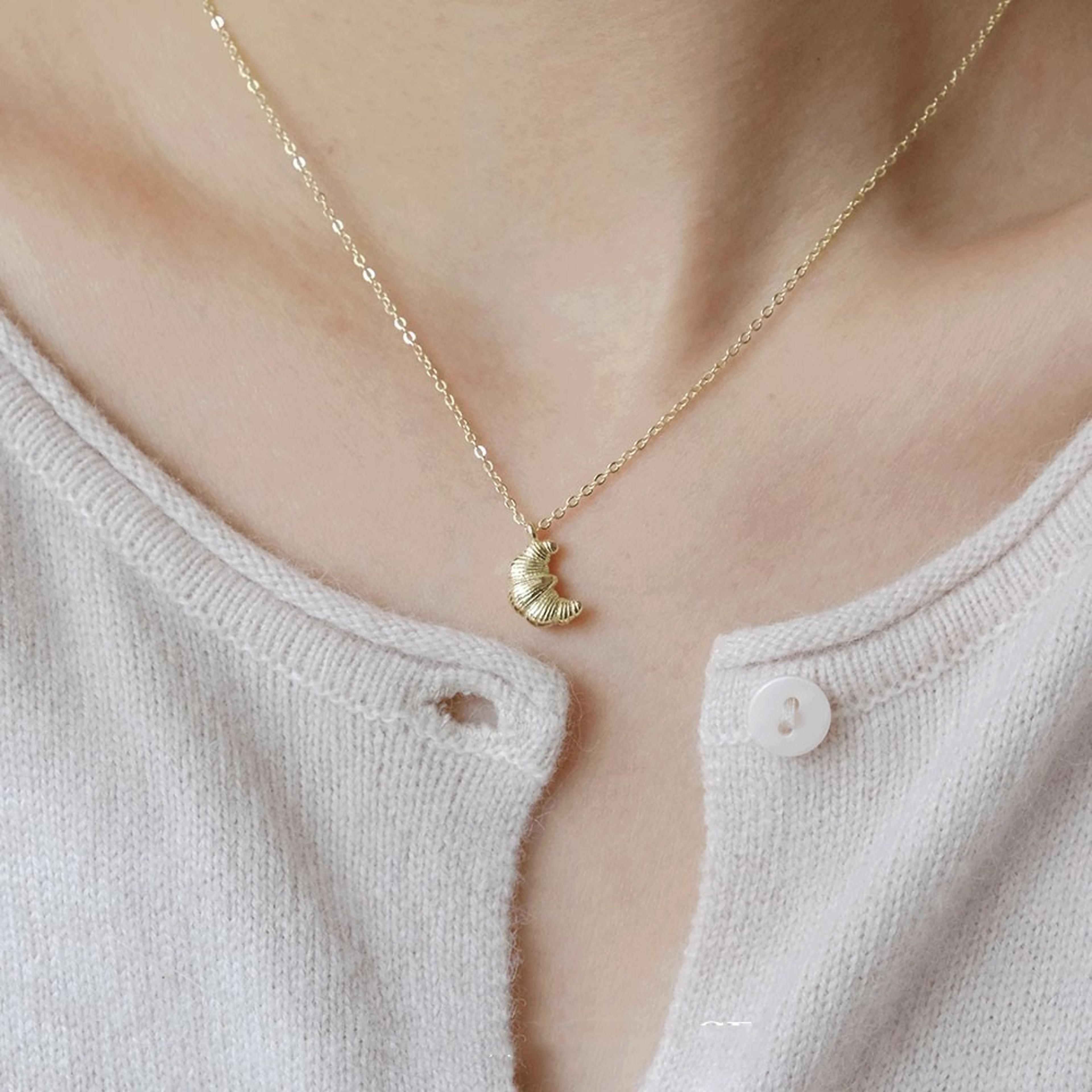 Copper Croissant Shape Necklace, Simplicity Geometric Shape Choker, Gold Color Friendship Pendant Chain – view 1