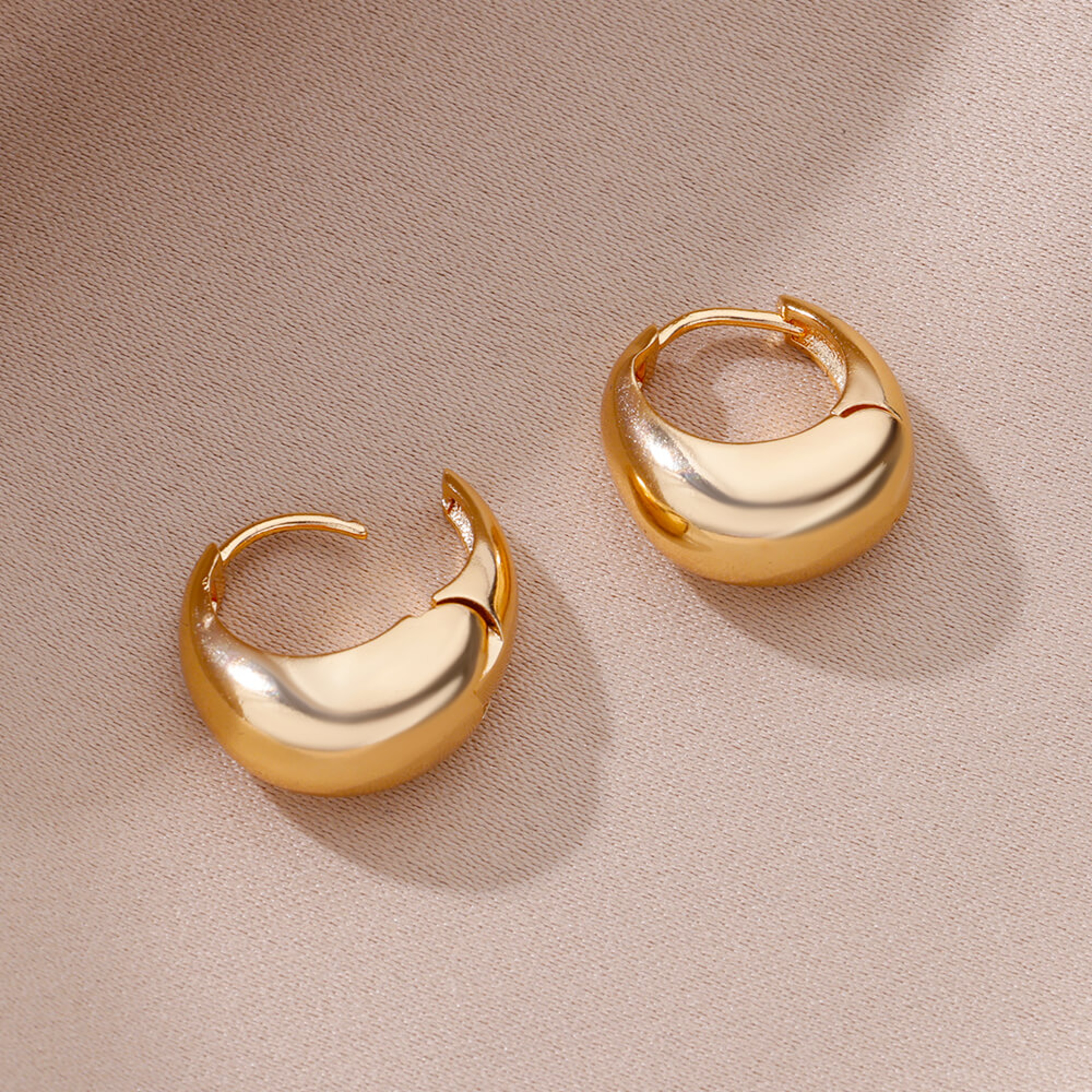 Gold Color Chunky Stainless Steel Hoop Earrings Water Drop Design For Weddings Parties Gifts 3