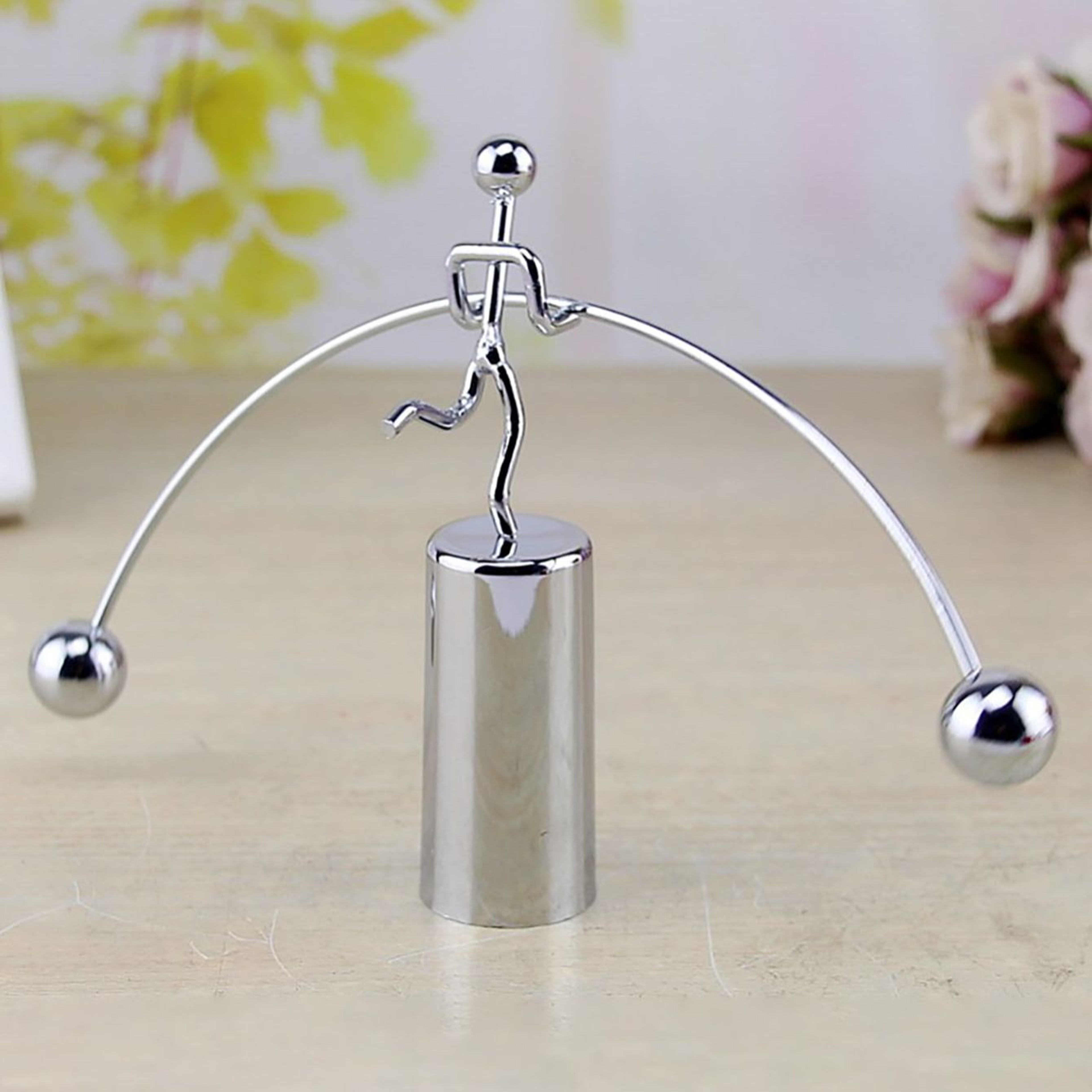Creative Balance Ball Swing Weightlifting Small Iron Man Fun Tumbler Decoration – view 3