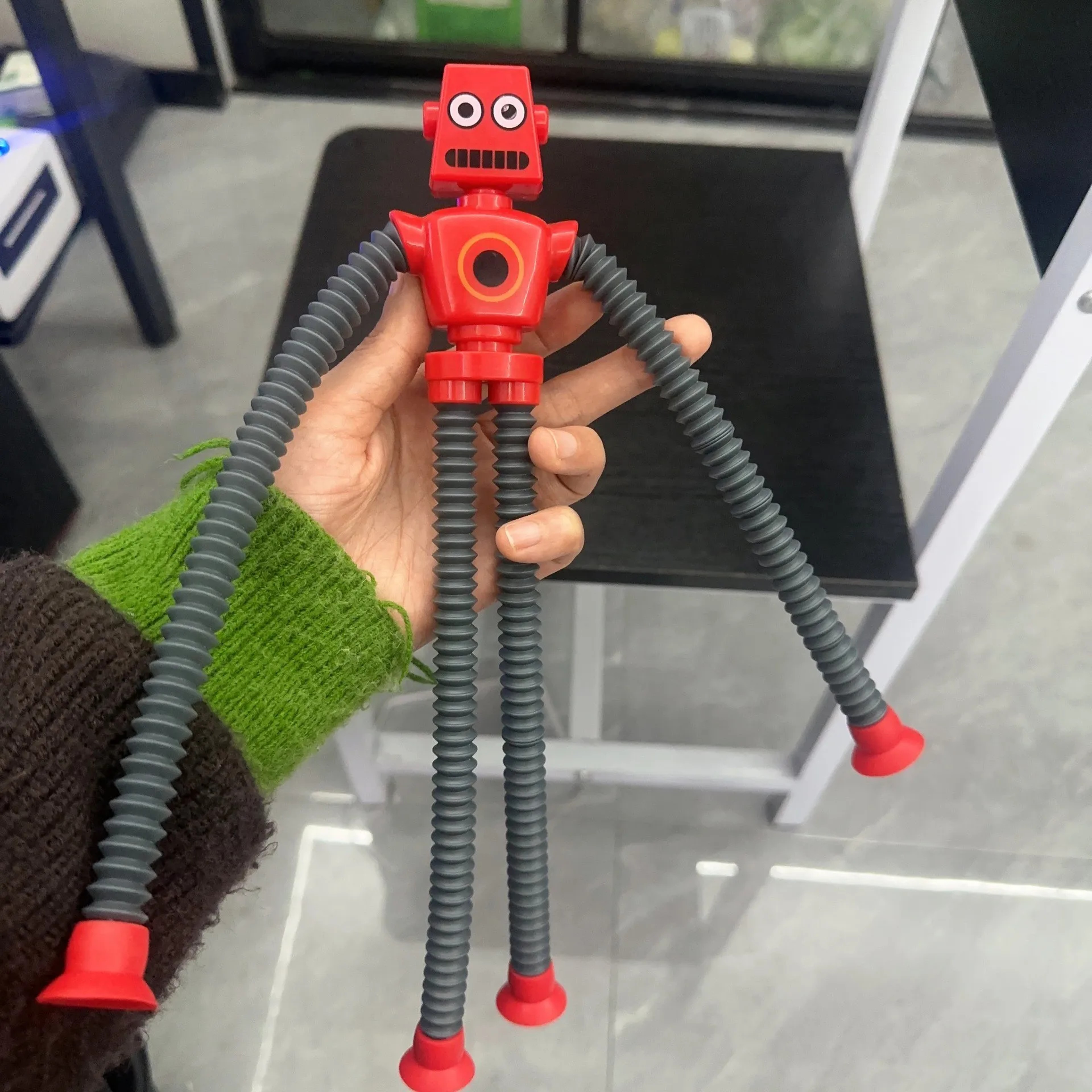 Suction Cup Telescopic Tube Robot Shape Stretch Tube Giraffe Educational Decompression Toy 7