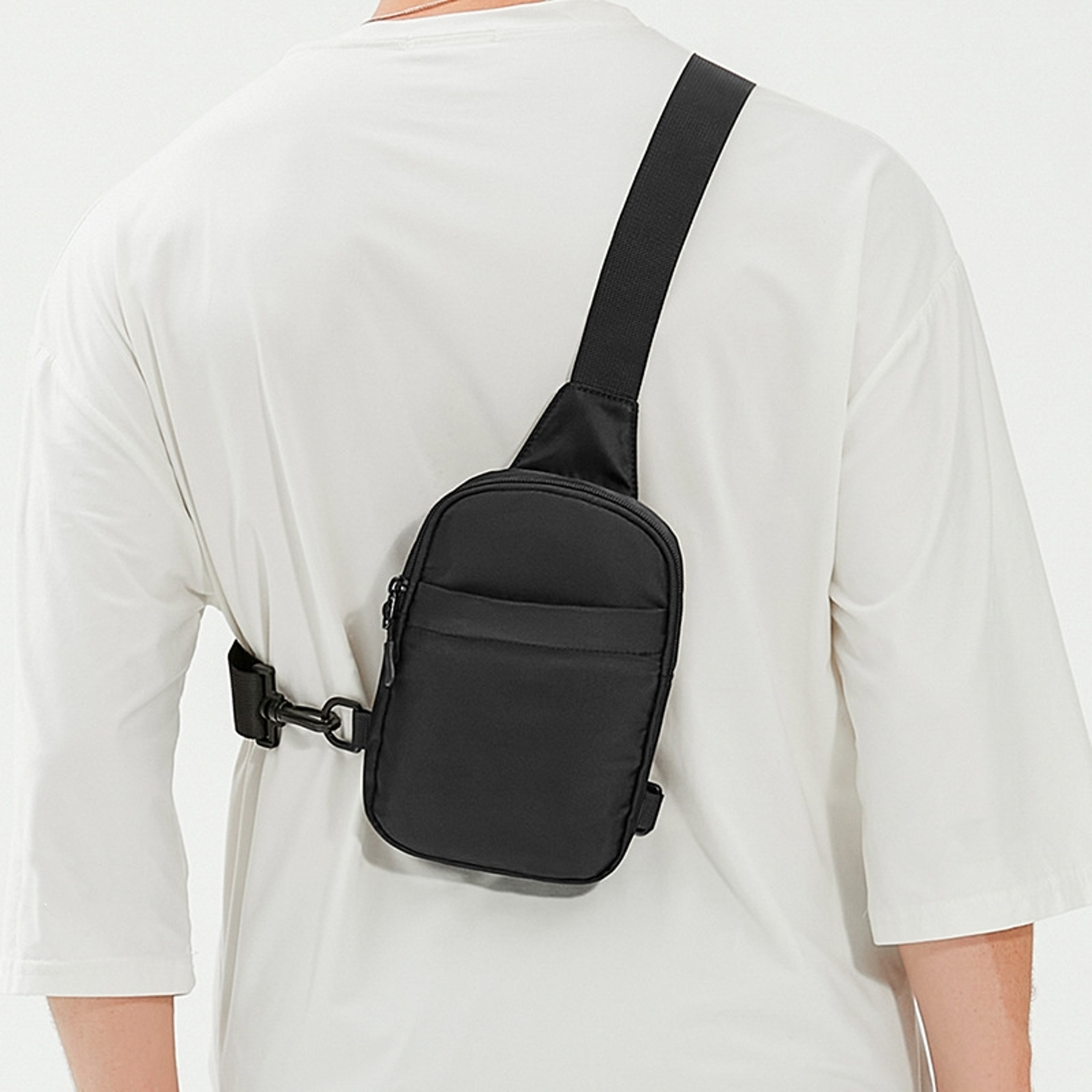Fashion Black Messenger Bag, Mini Sling Shoulder Chest Bag Casual Chest Bag Backpack Variable Waist Bag Mobile Phone Bag – view 1