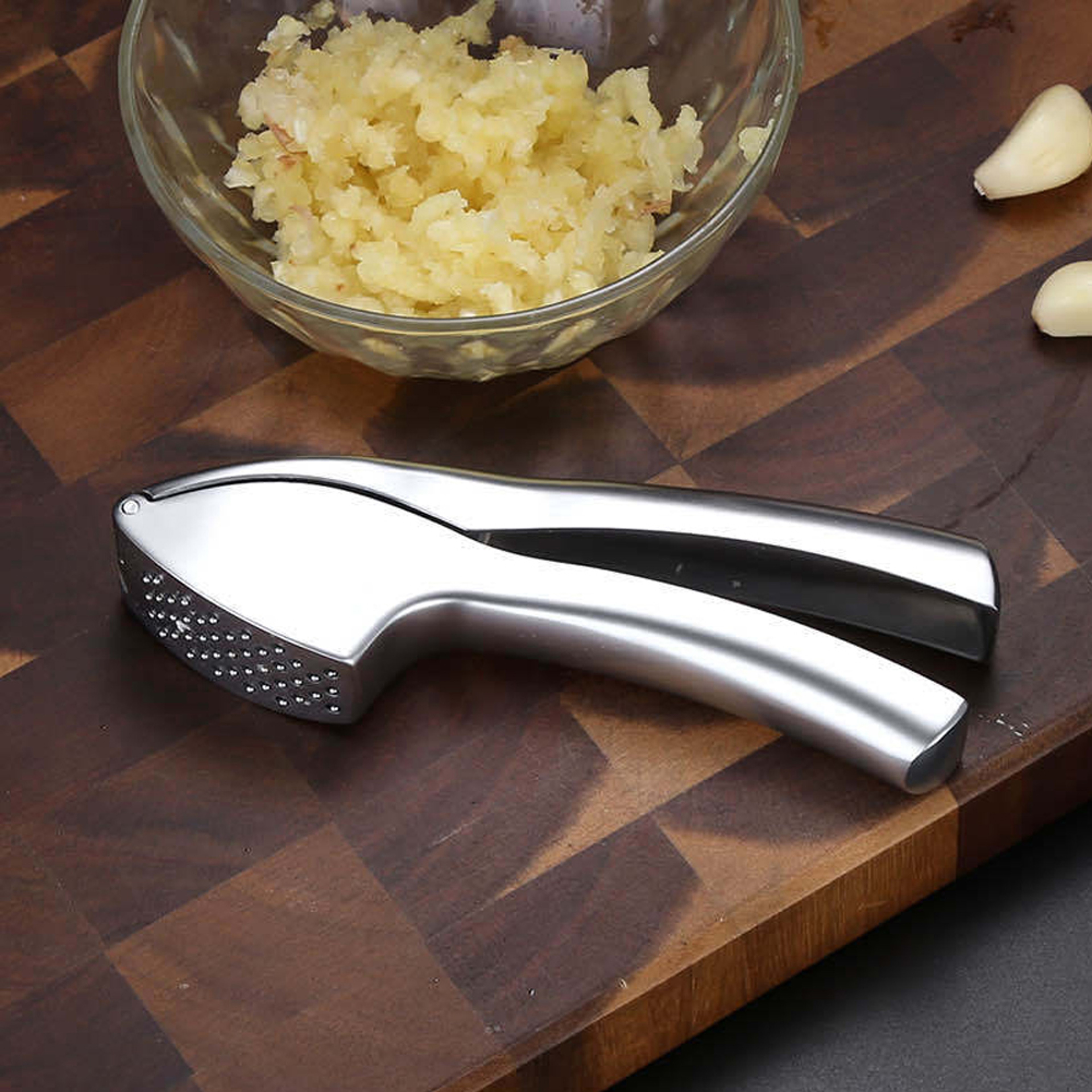 Effortless Garlic Crusher, Easy-Squeeze Garlic Mincer Tool with Comfortable Handle for Crushing Garlic – view 4
