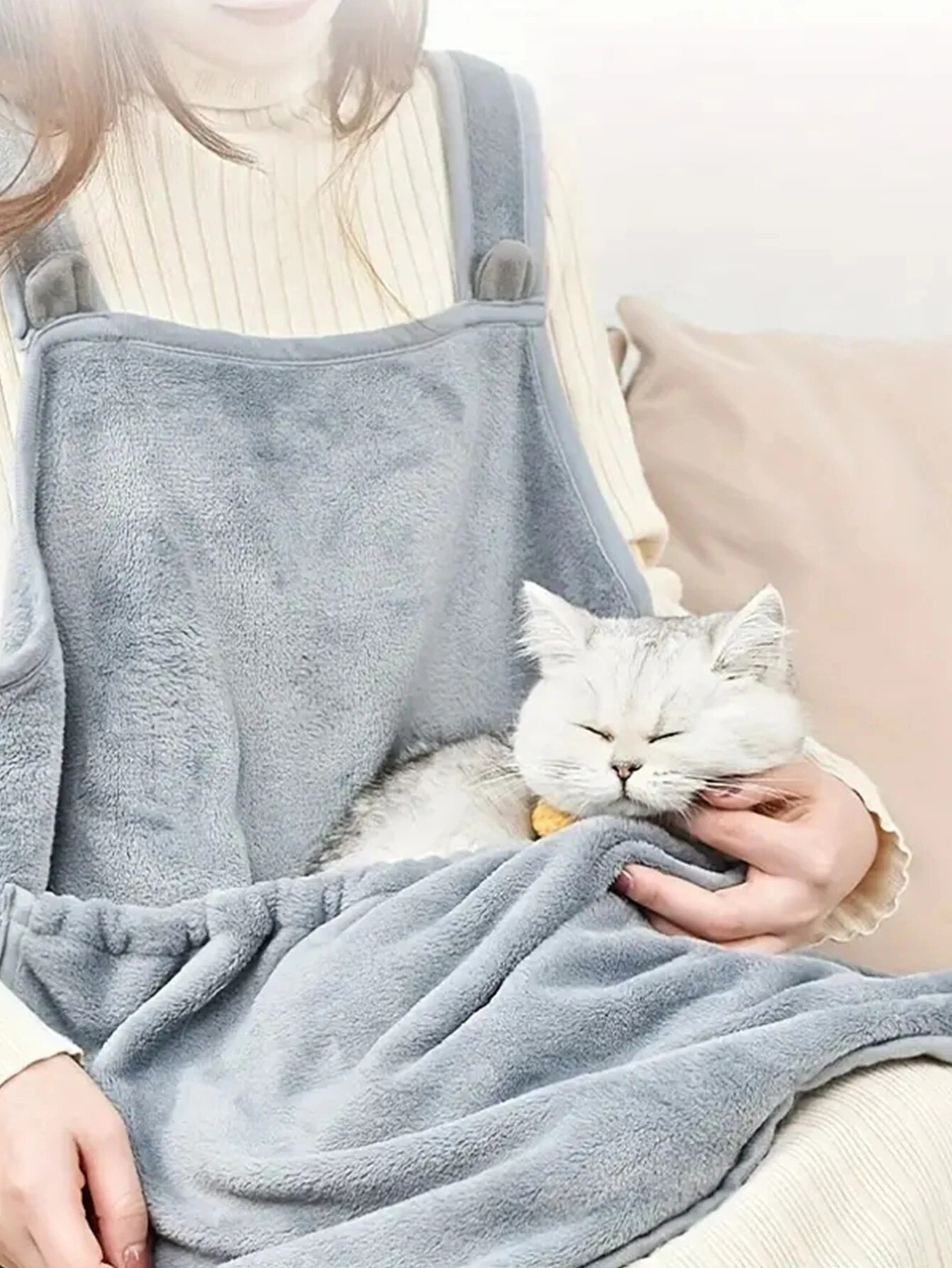 Cozy Pet Carrier Apron, Ideal for Small Cats and Dogs, Outdoor Winter Travel, Cat Sleeping Features – view 2