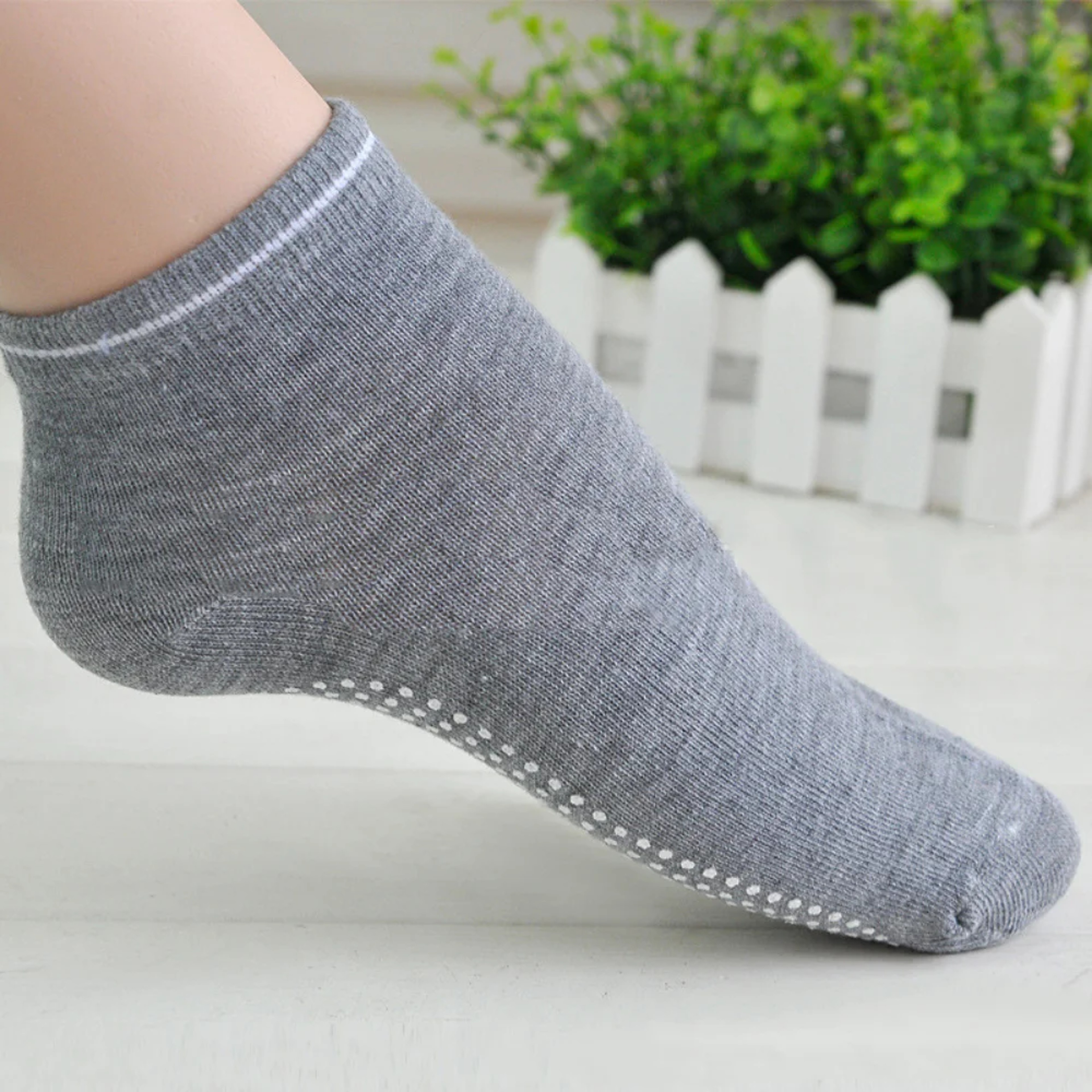 AntiSlip Yoga Socks For Women Breathable Cotton Trampoline Socks Elastic Sports Socks For Boys And  3