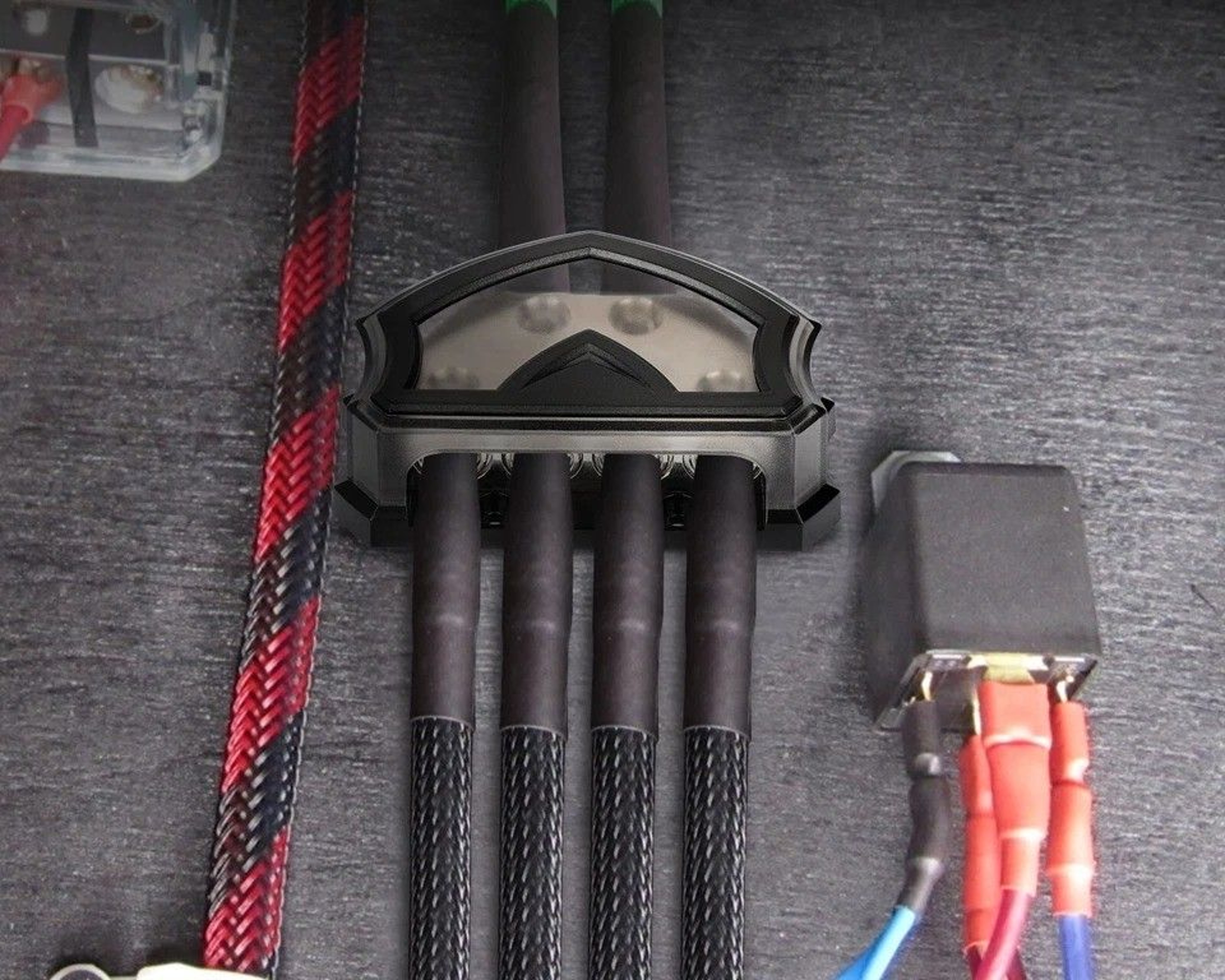 HighQuality Way Car Audio Power Ground Distribution Block Gauge Input And Output Block For Audio Sy 0