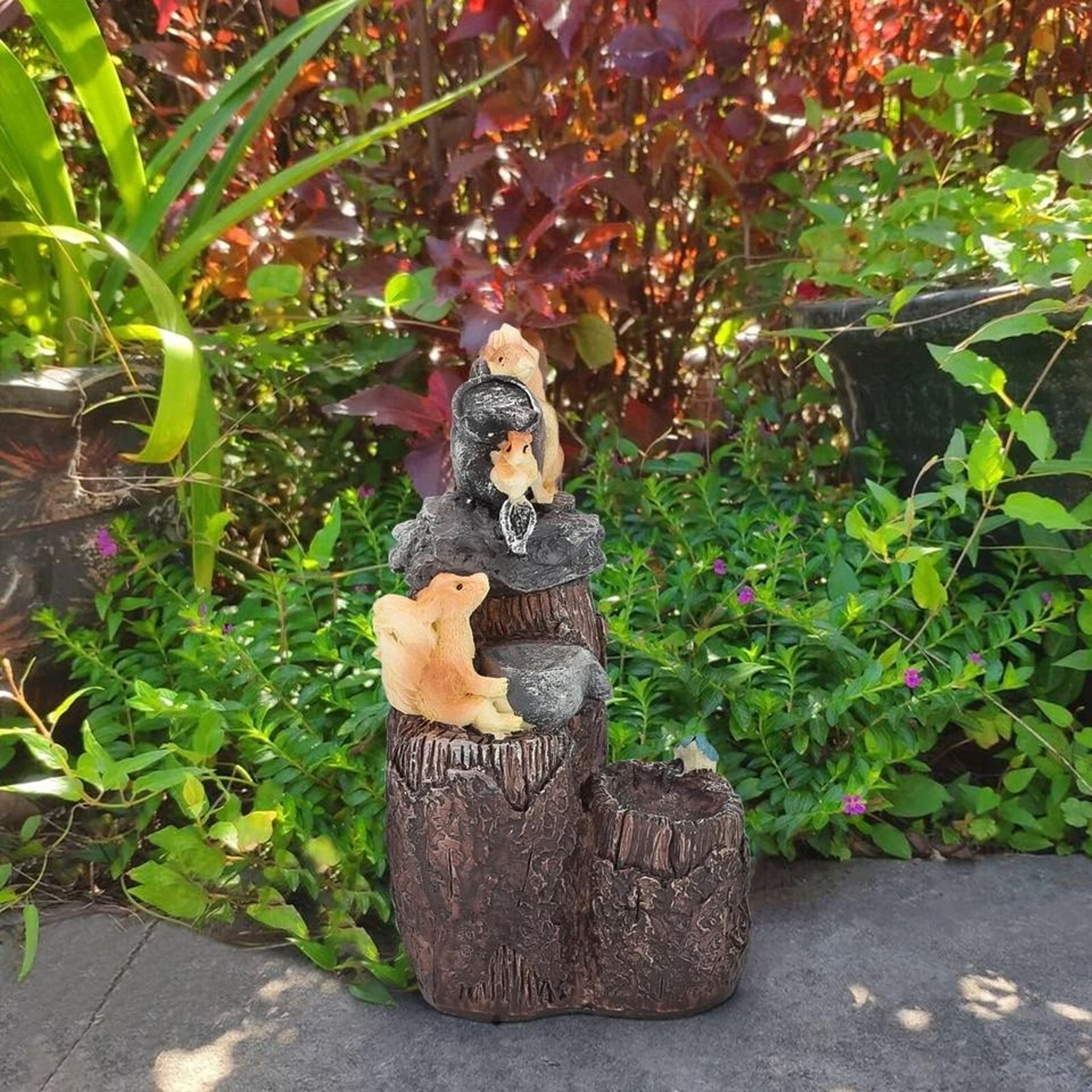 Resin Squirrel Sculpture Cute Animal Statue For Garden Yard Balcony Family Bathing Yard Decoration  2