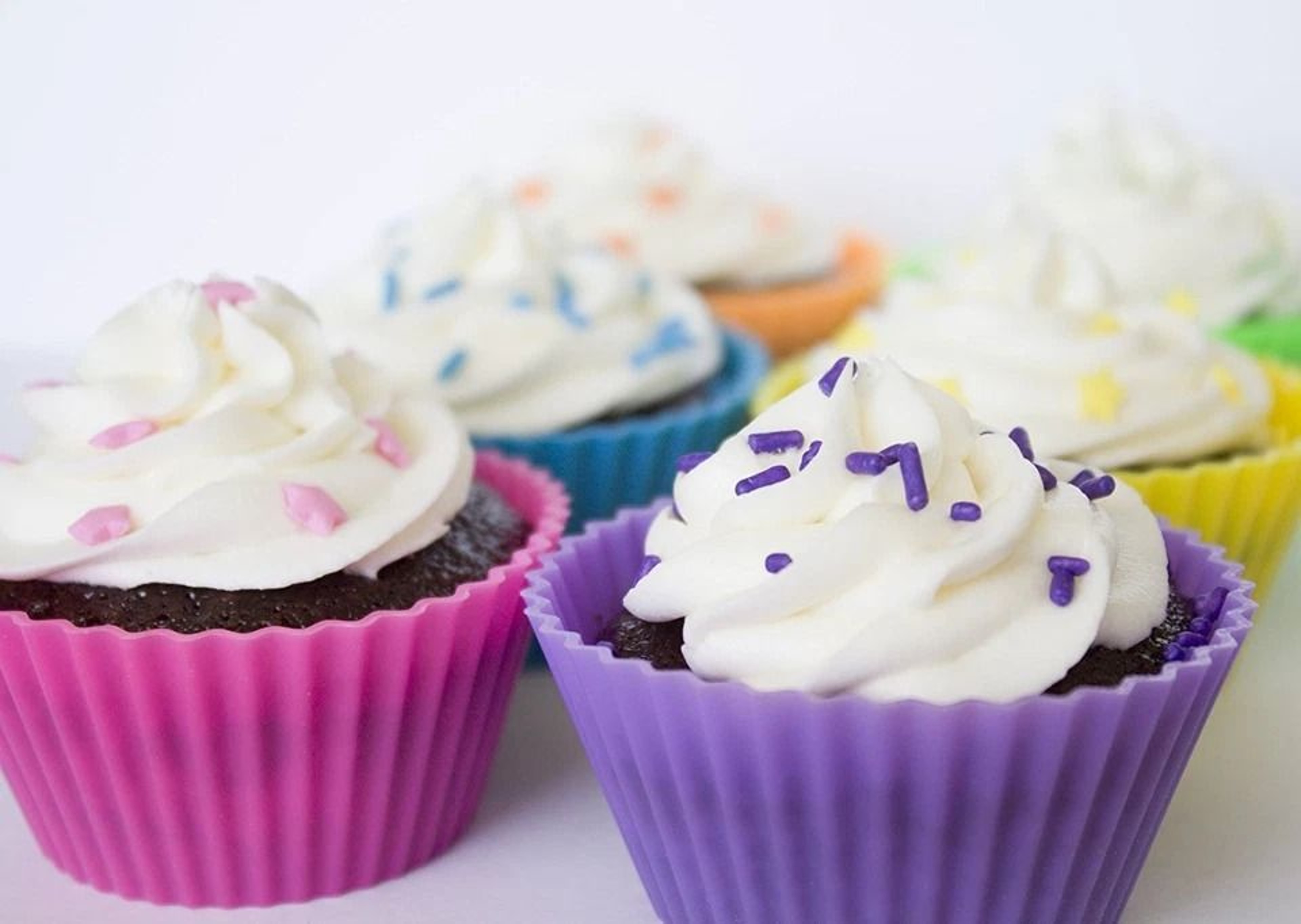Silicone Cupcake Liners Reusable Muffin Cups  Chocolate Candy Molds 2