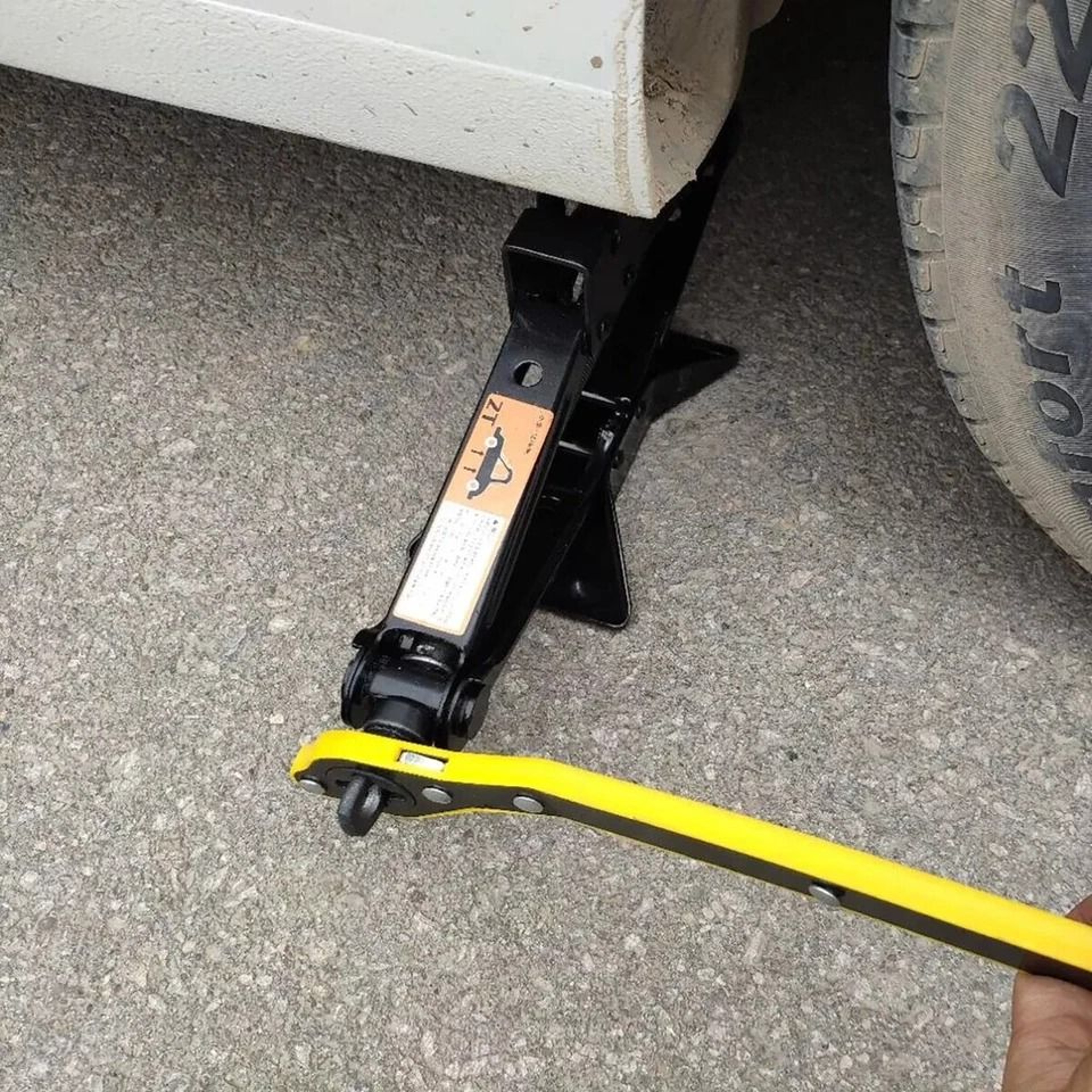 Heavy Duty Scissor Jack Wrench Ratchet Lug Wrench For Fast Tire Changes 6
