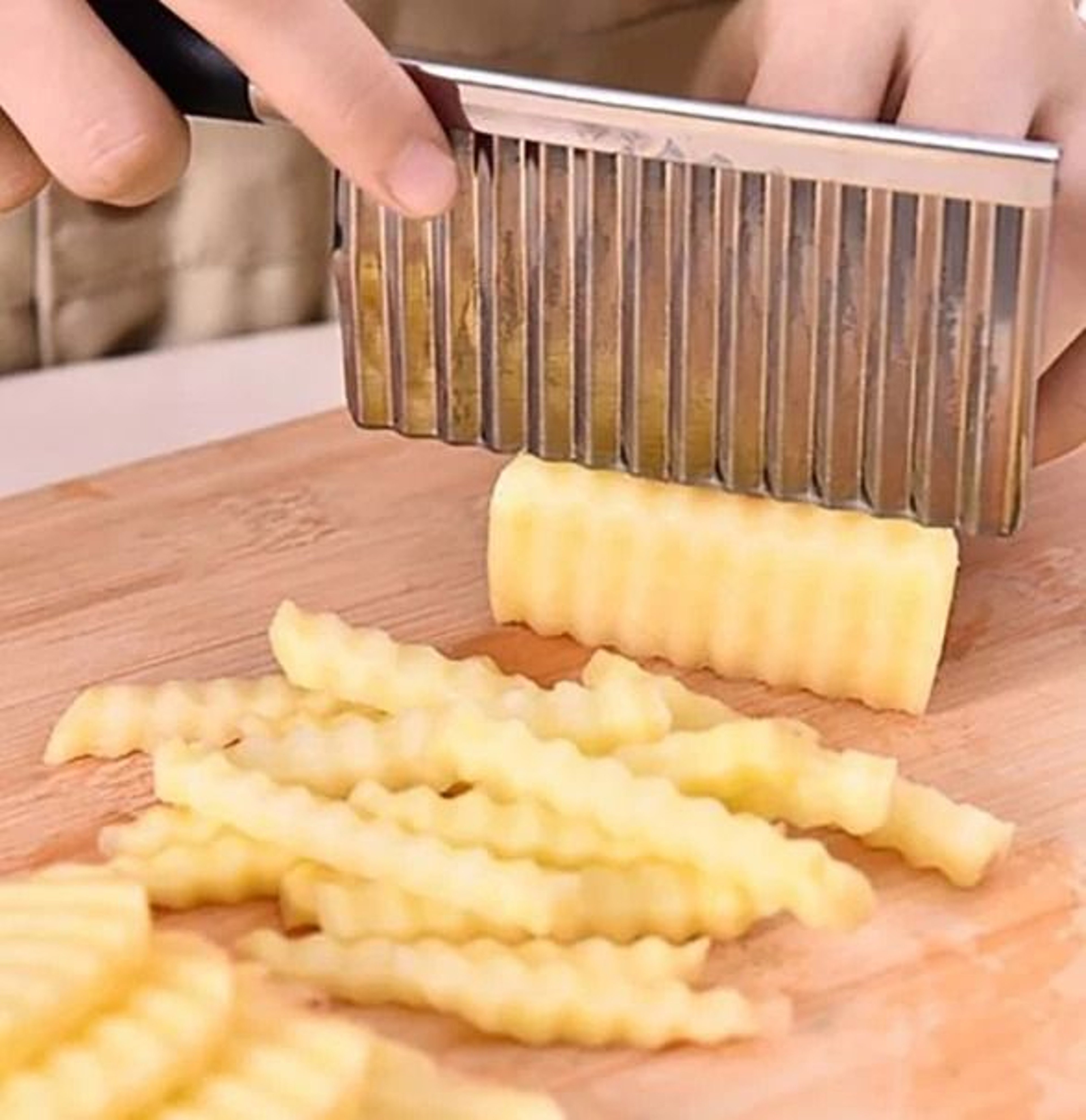Stainless Steel Crinkle Cutter Potato Cutter And Wavy Vegetable Slicer 0
