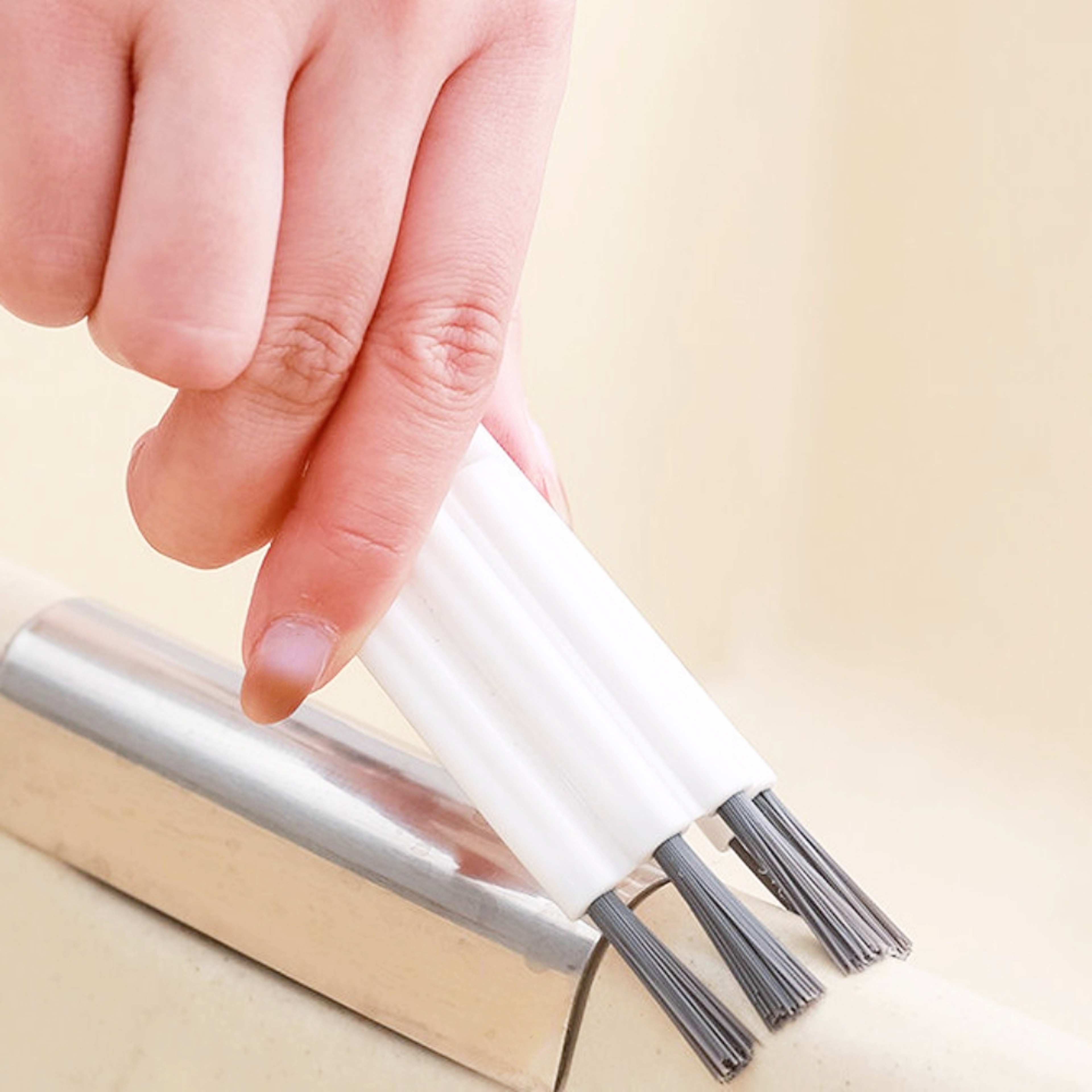Keyboard Cleaning Kit with Earbud Cleaning Pen and Electronics Dust Removal Tools – view 3