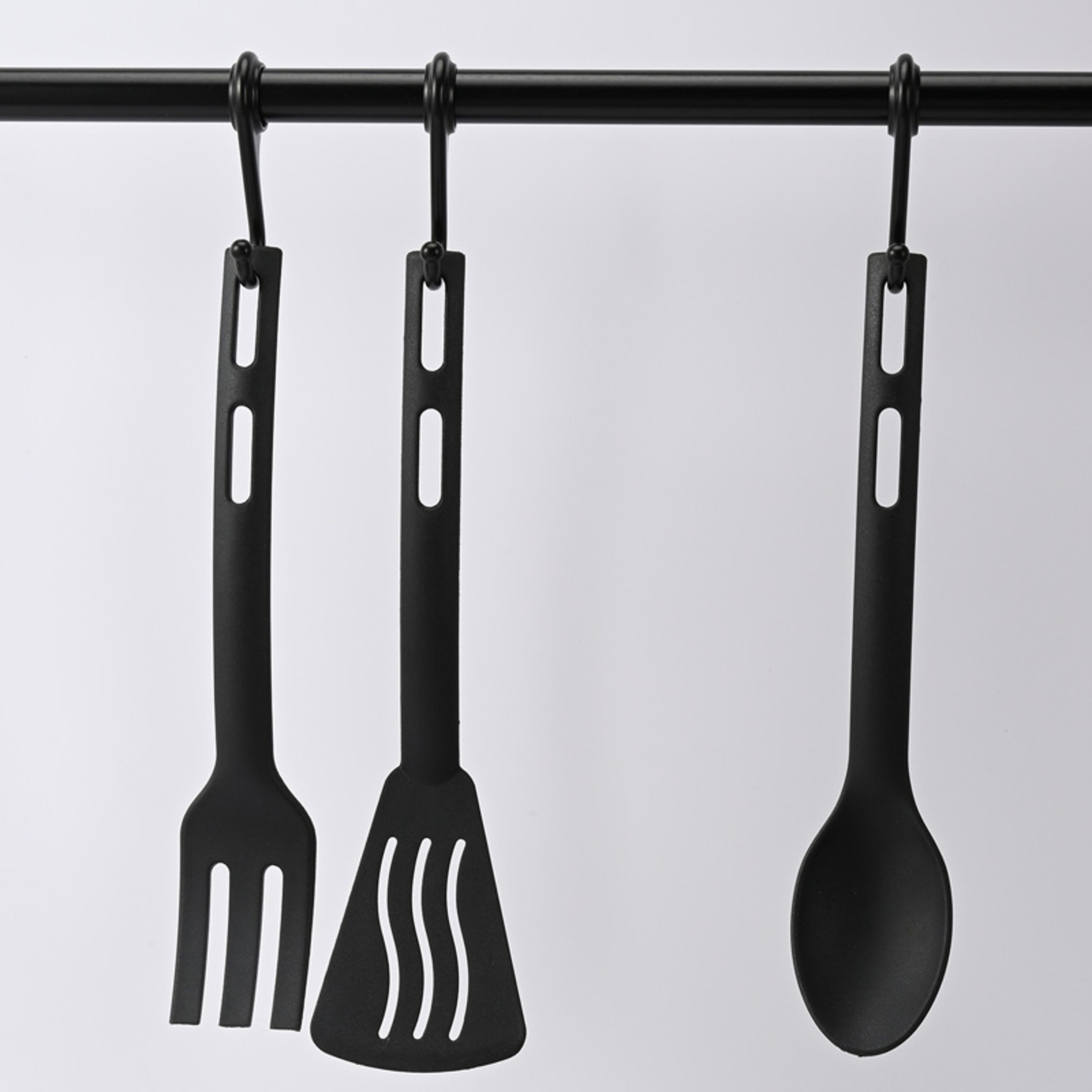 Nylon Kitchen Utensil Set With Slotted Turner Solid Spoon And Fork 1