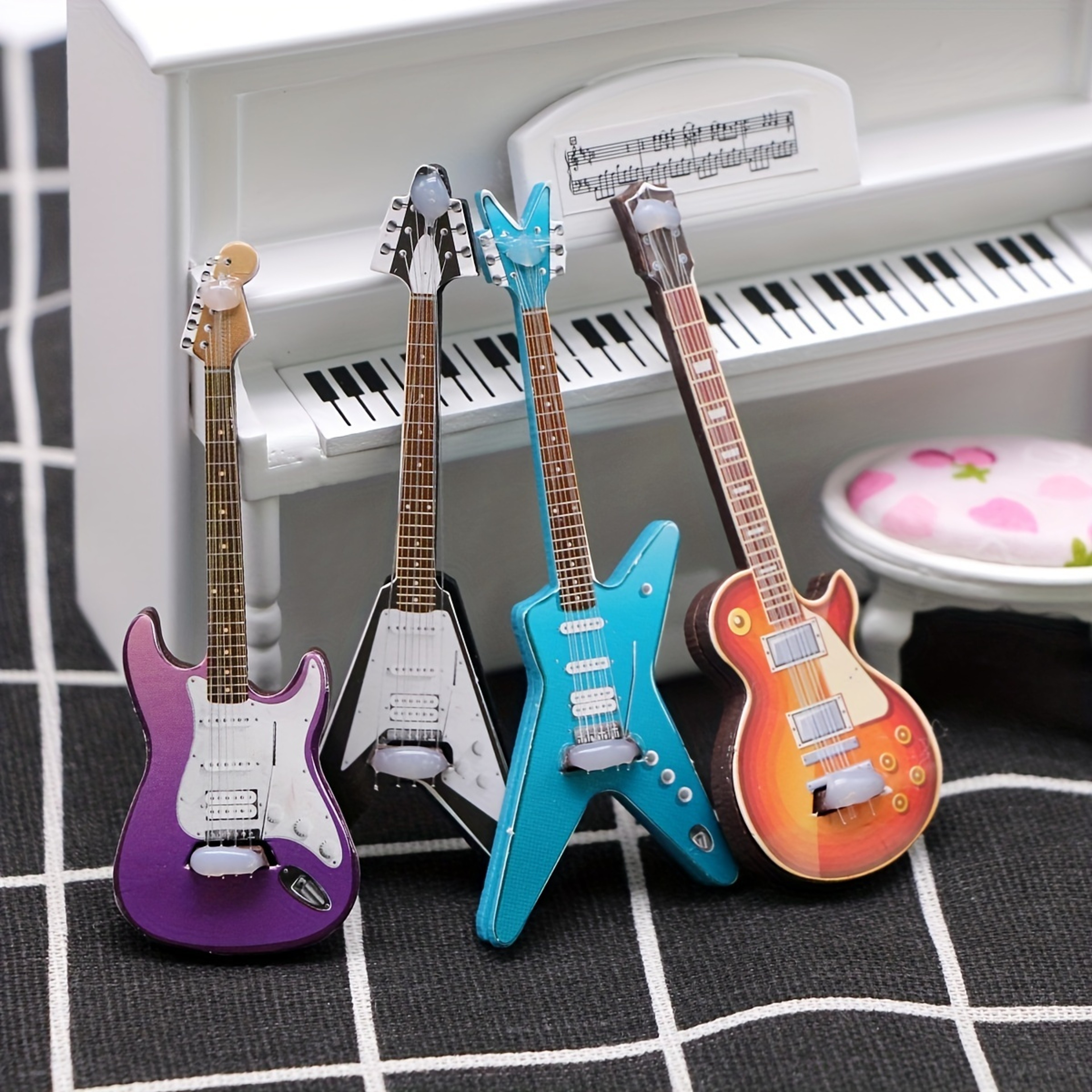 Mini Electric Guitar Model Dollhouse Miniature Guitar Scene Prop 5
