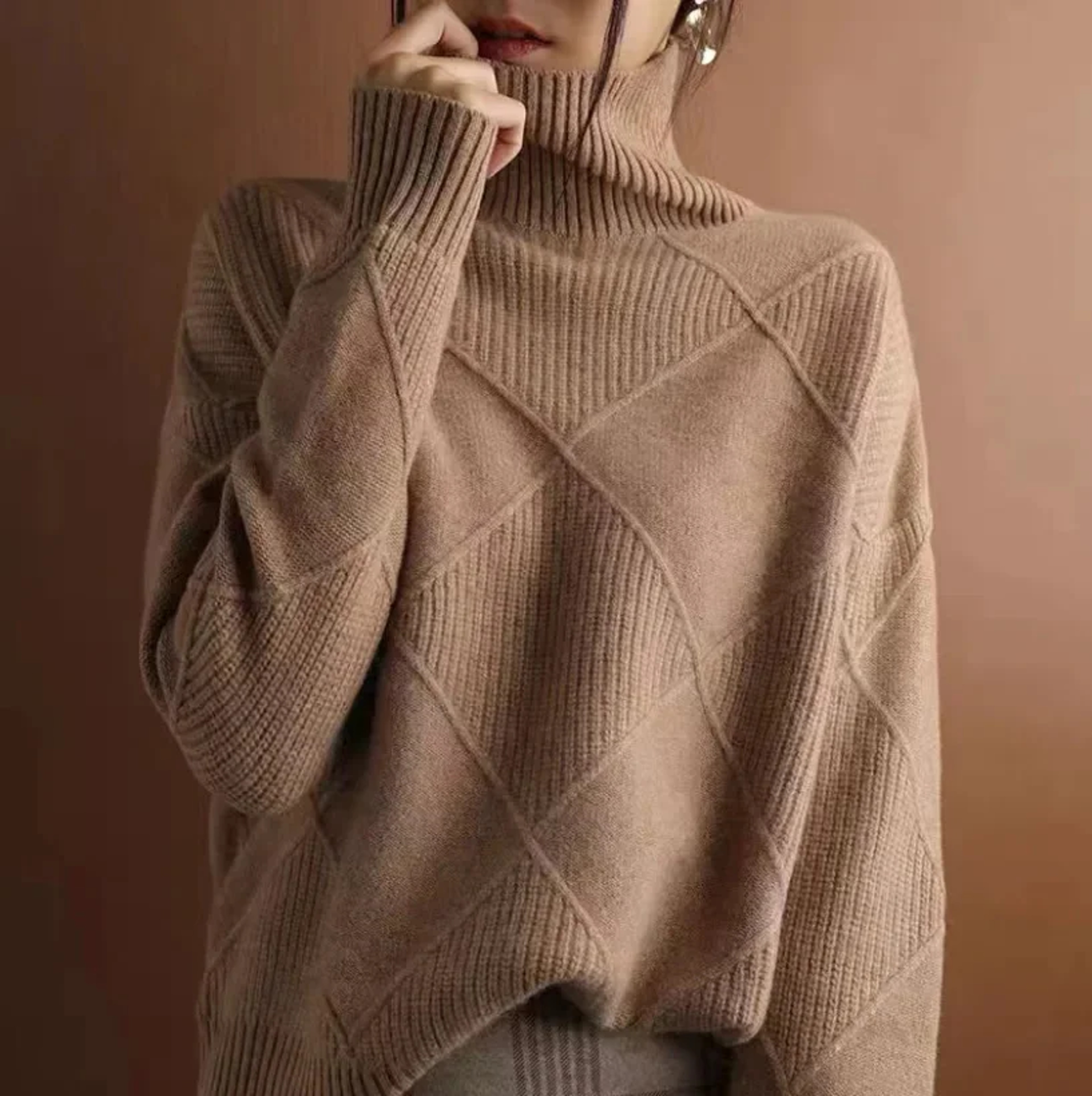 Women's Slim Fit Turtleneck Sweater with Long Sleeves – view 5