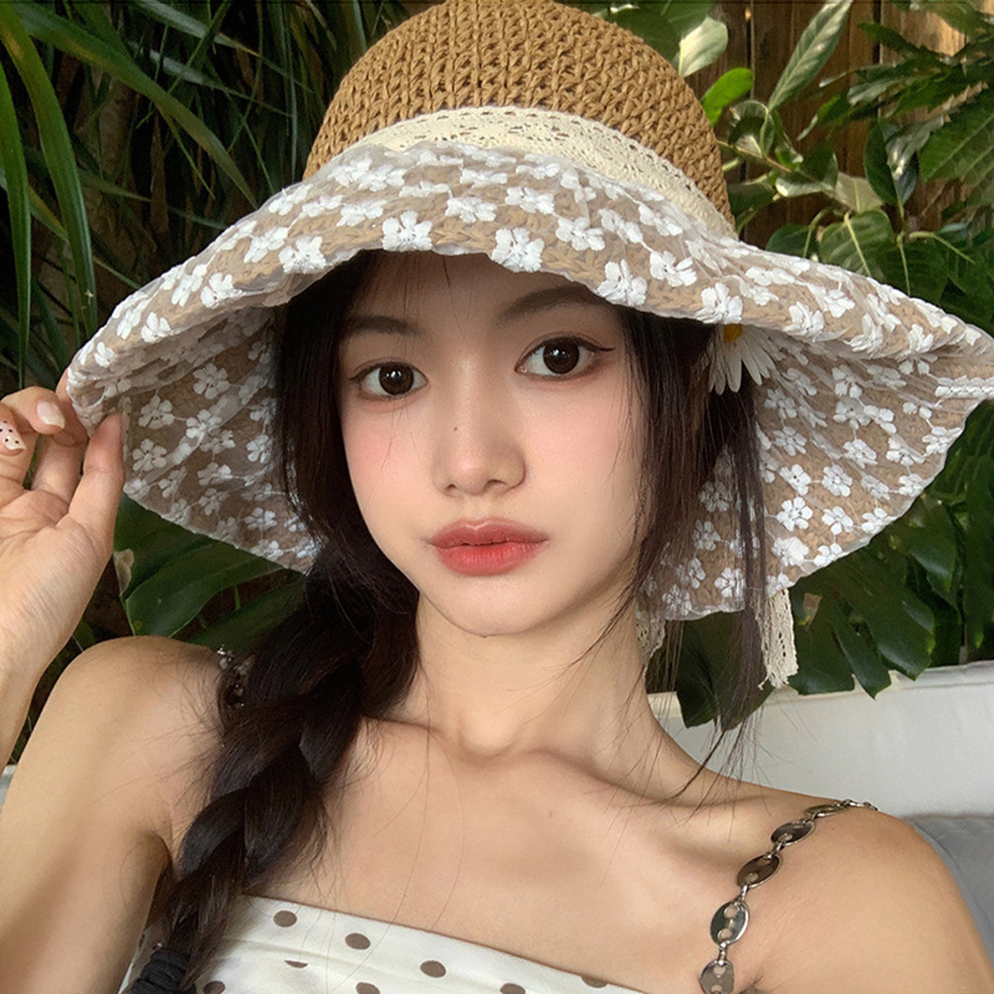 Elegant Floral Lace Wide Brim Sun Hat – Foldable Straw Beach Hat for Summer Travel & Vacation – view 2