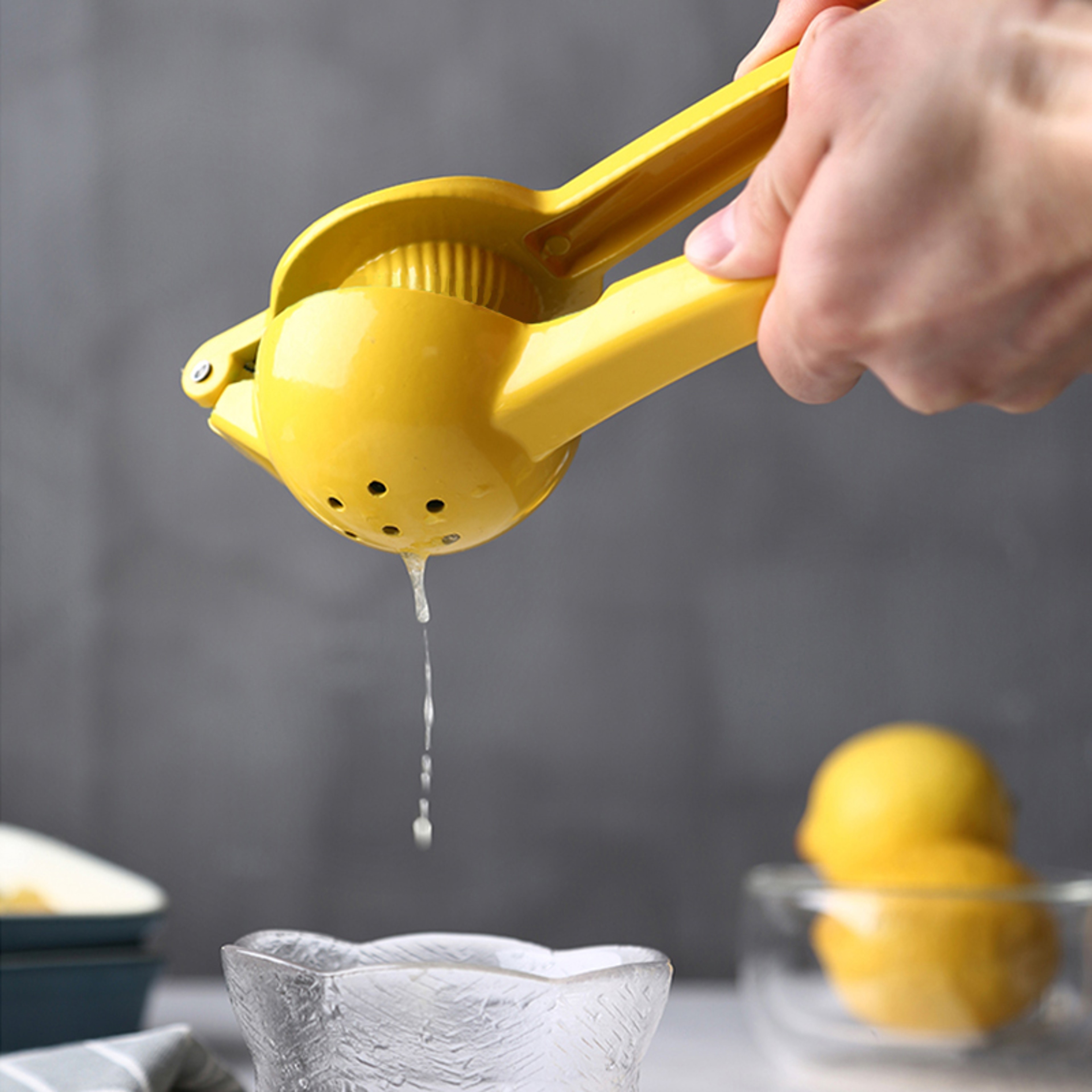 Portable Manual Lemon Squeezer Eco Friendly Aluminum Alloy Fruit Juicer For Home Kitchen 1