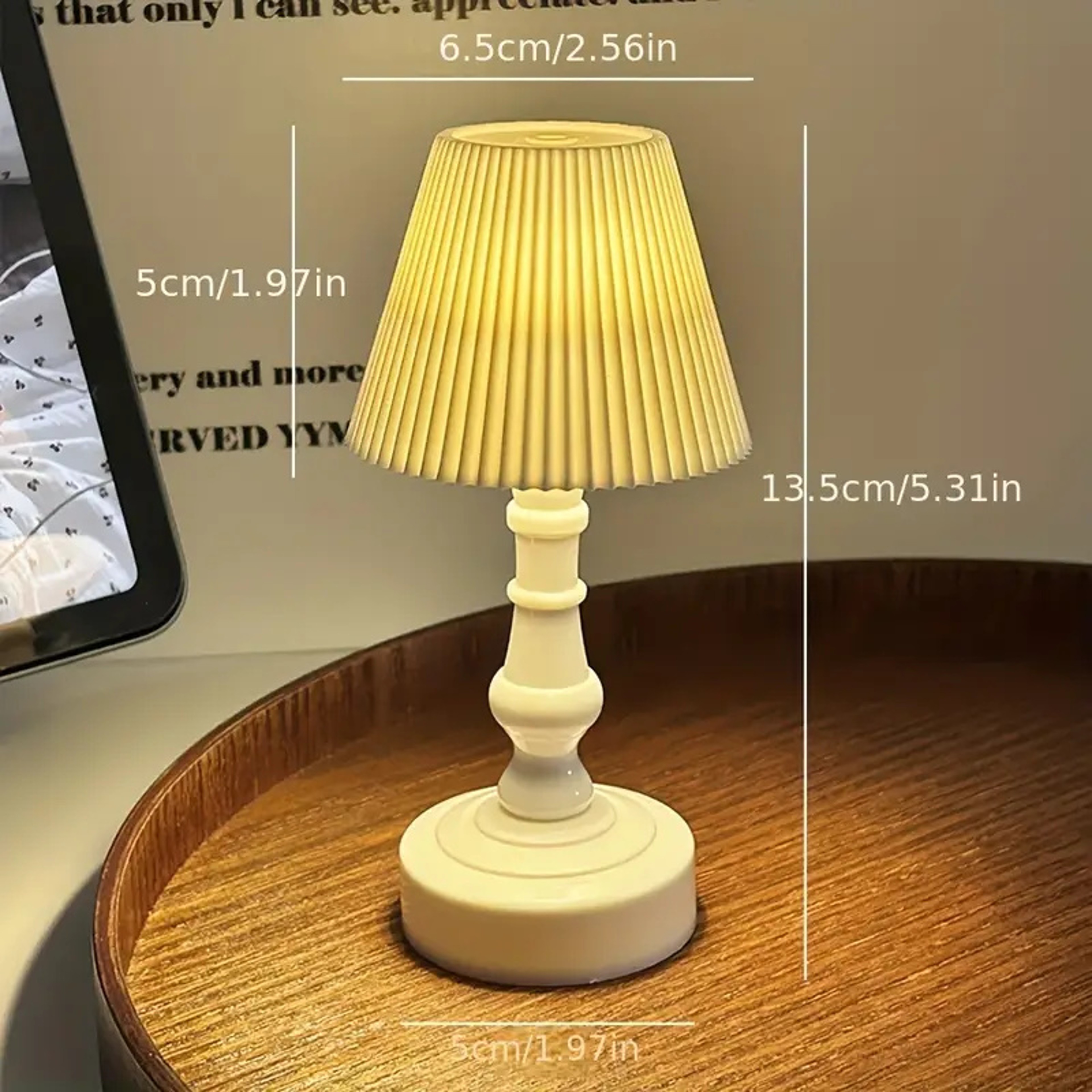 Pleated Shell Flower LED Table Lamp Battery Powered Modern Night Light For Bedroom Desk Dining Room 4