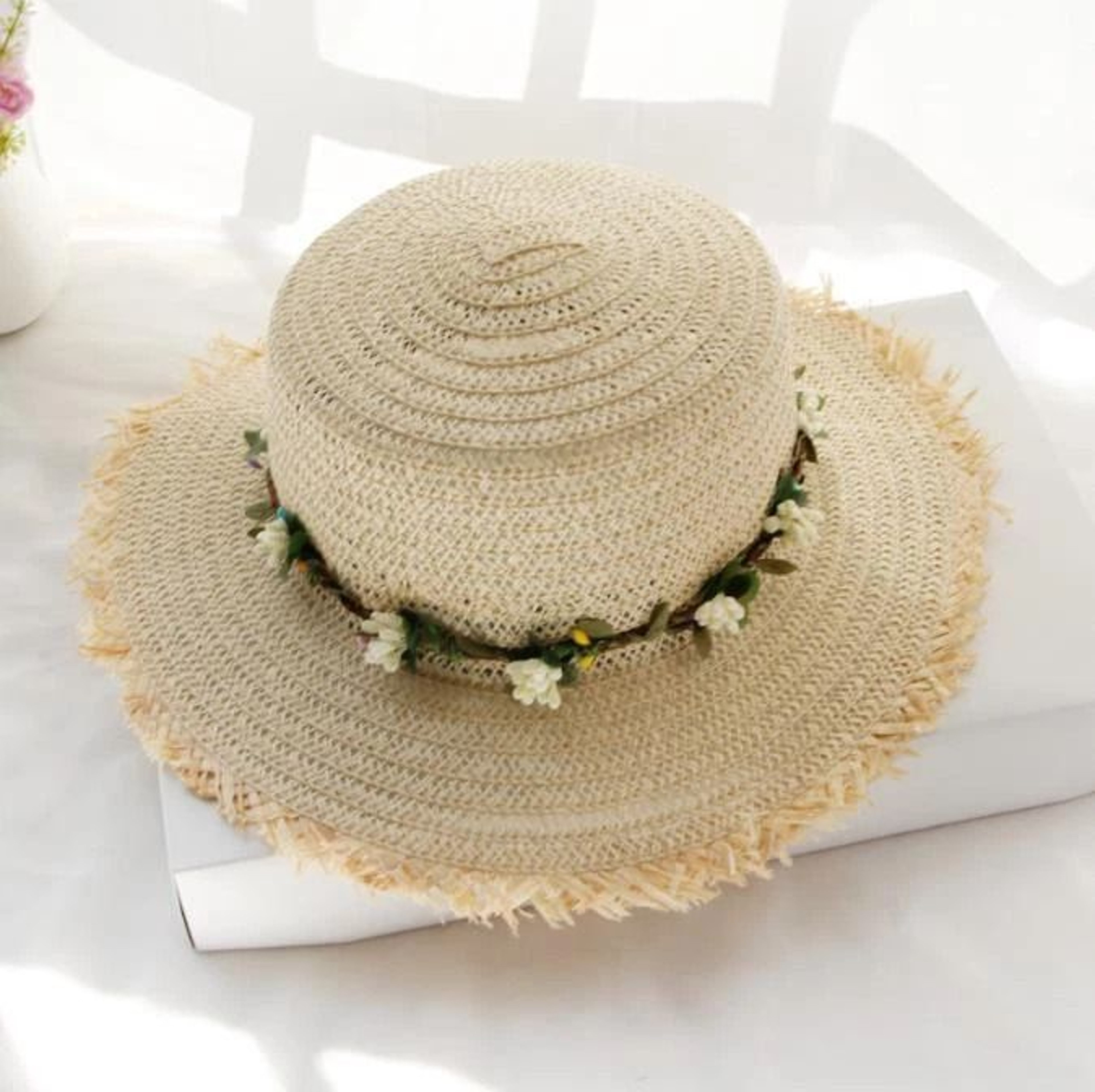 Elegant Straw Sun Hat With Floral Wreath Fedora For Summer 1