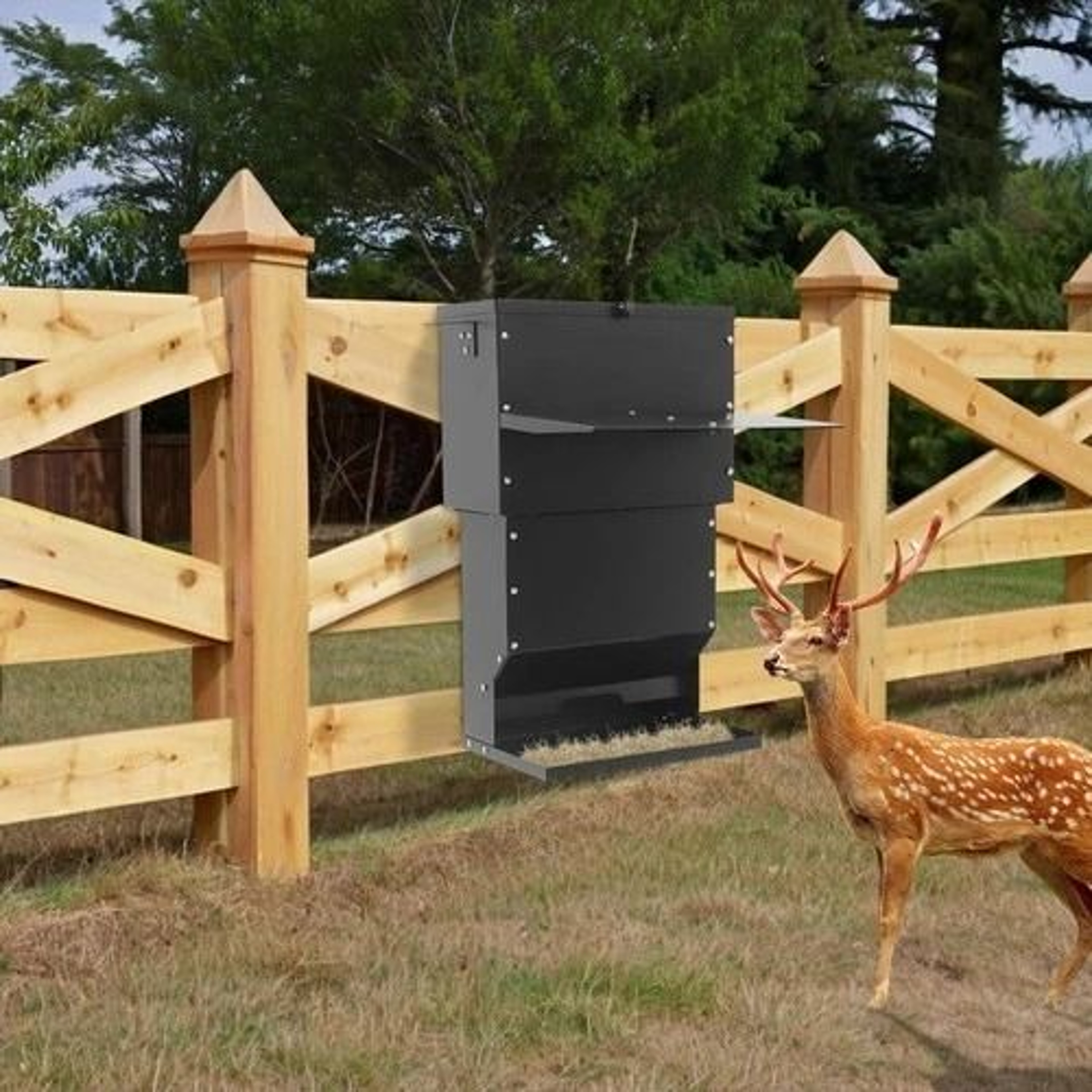 Weatherproof Hanging Deer Feeder With Lid Gravity Feed Box For Outdoor Wildlife Feeding 6