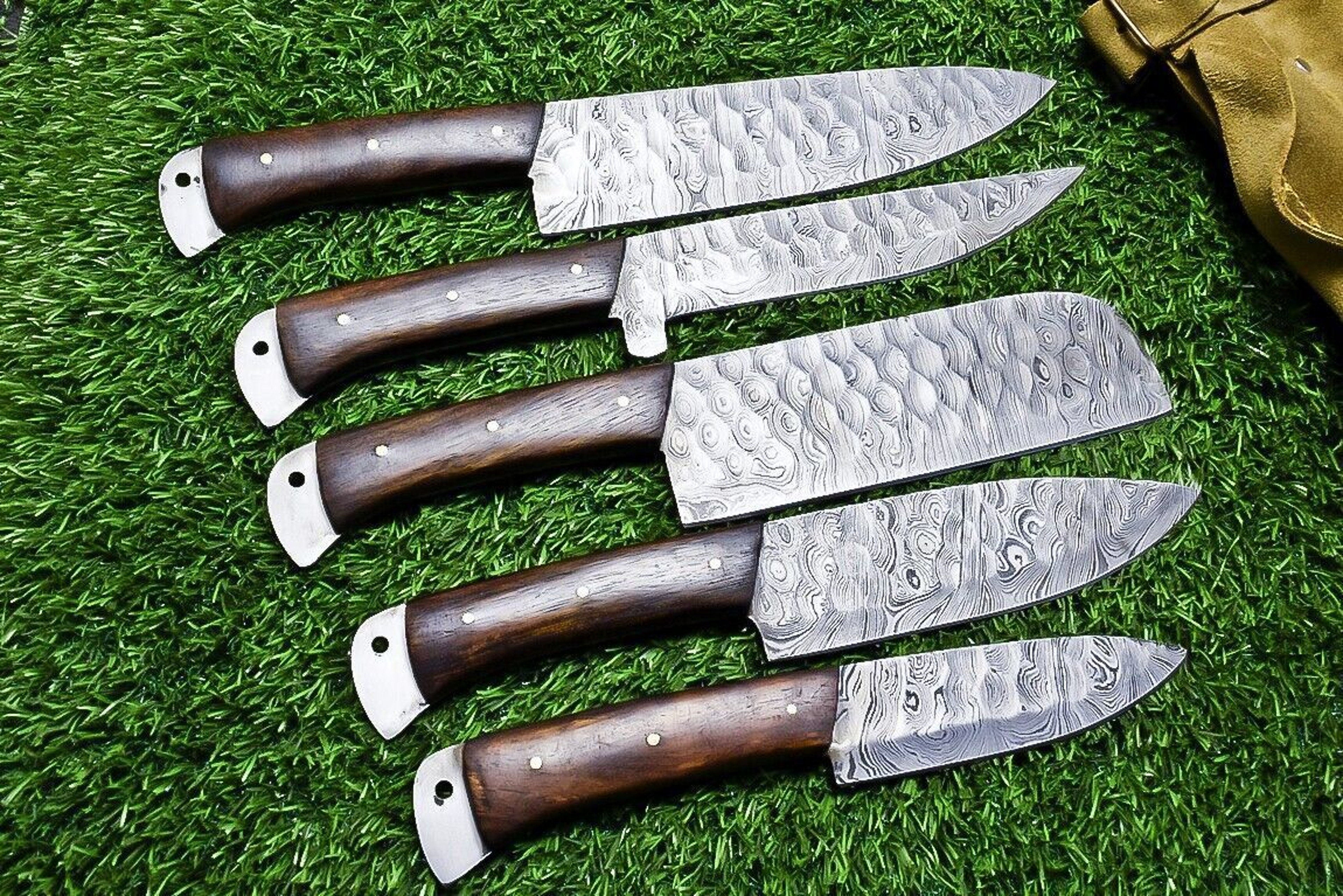 5Piece Handmade Damascus Steel Chef Knife Set  Custom Forged Kitchen Knives With Wood Handle  Sheat 1