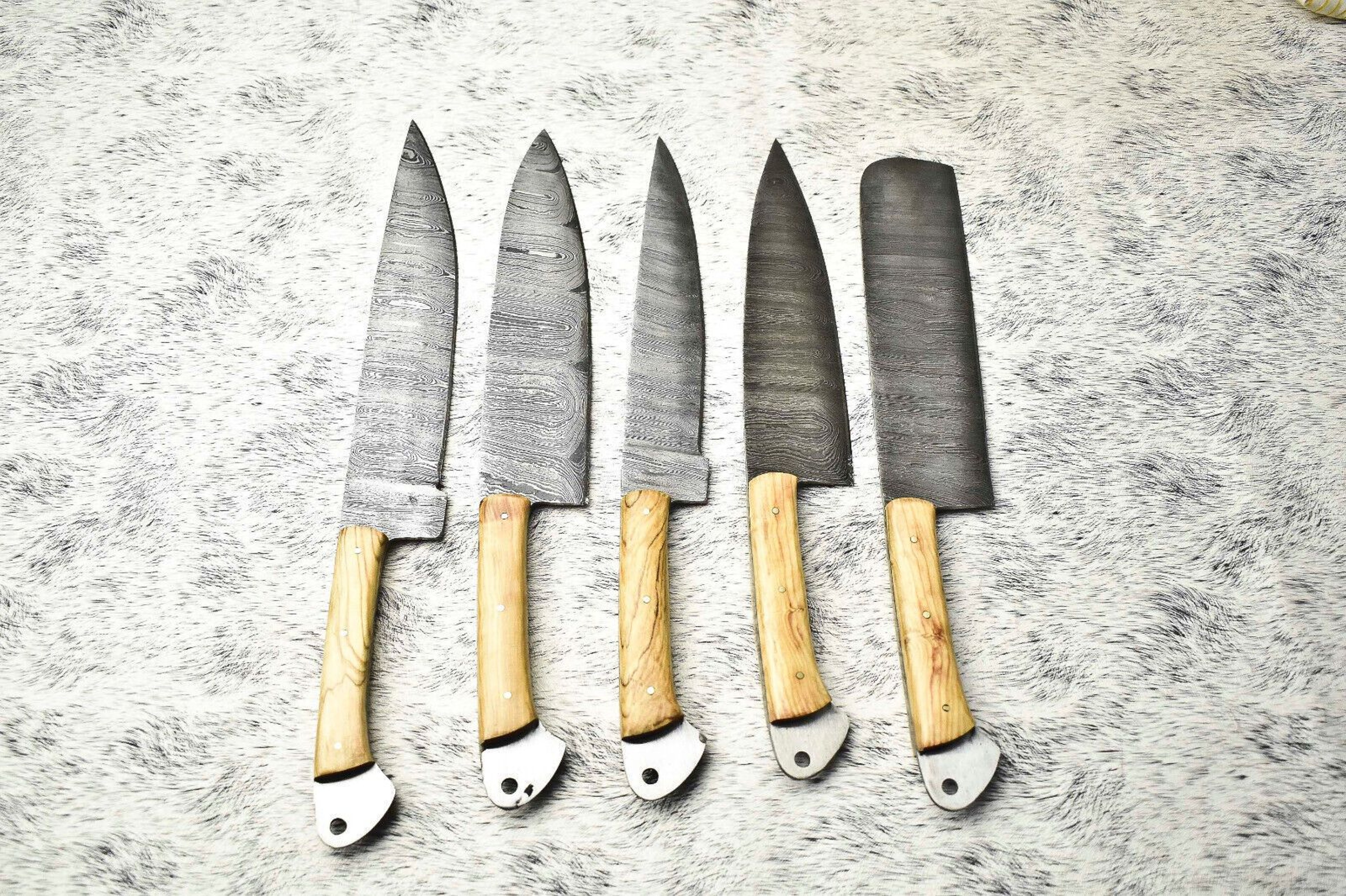Traditional Damascus Kitchen Knife Set  5 Full Tang Handmade Chef Knives 1