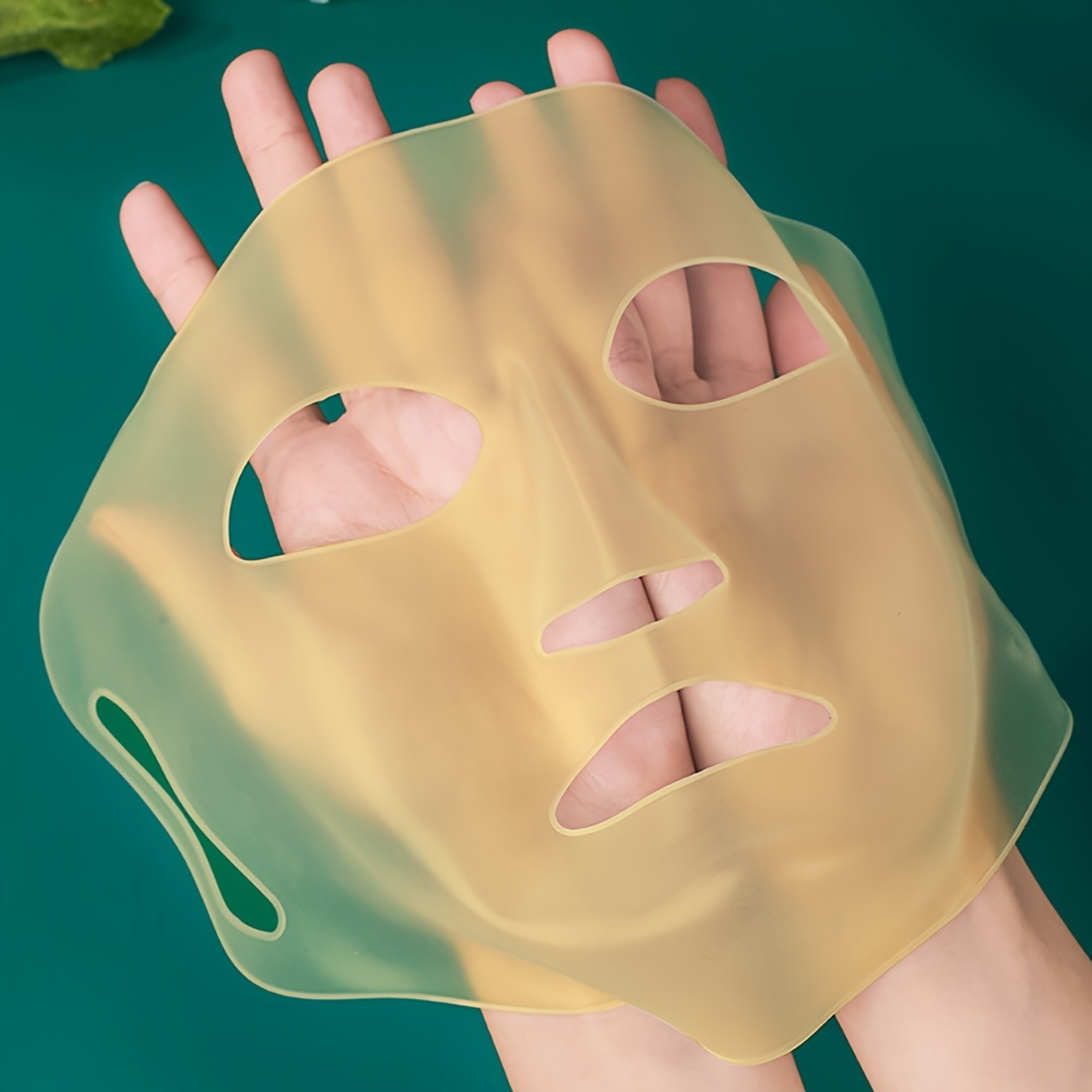 Silicone Facial Mask Cover Reusable AntiEvaporation Moisturizing Fixing Tool