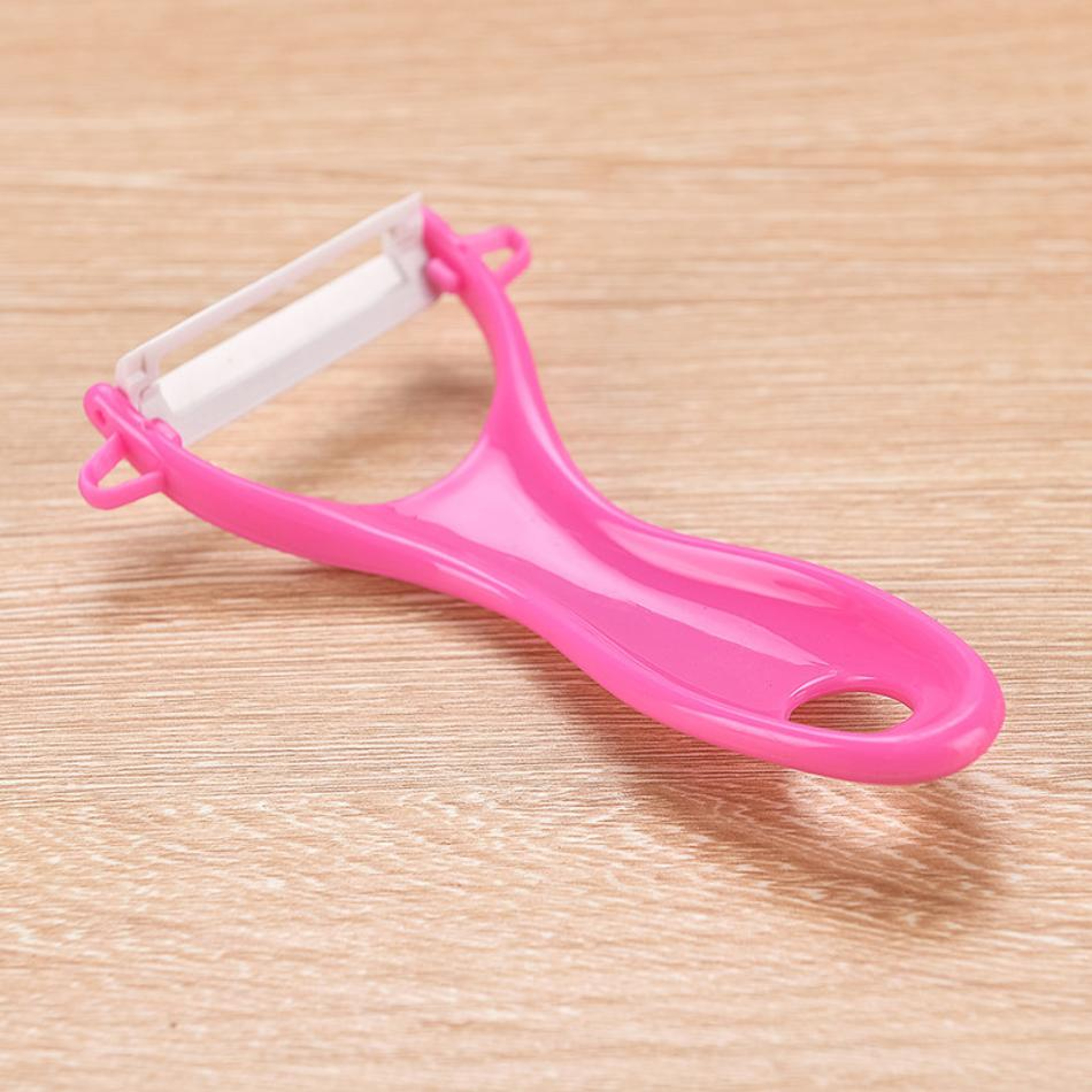 Multi-purpose Ceramic Peeler, Vegetable and Fruit Peeler, Random Color Cooking Tool – view 3