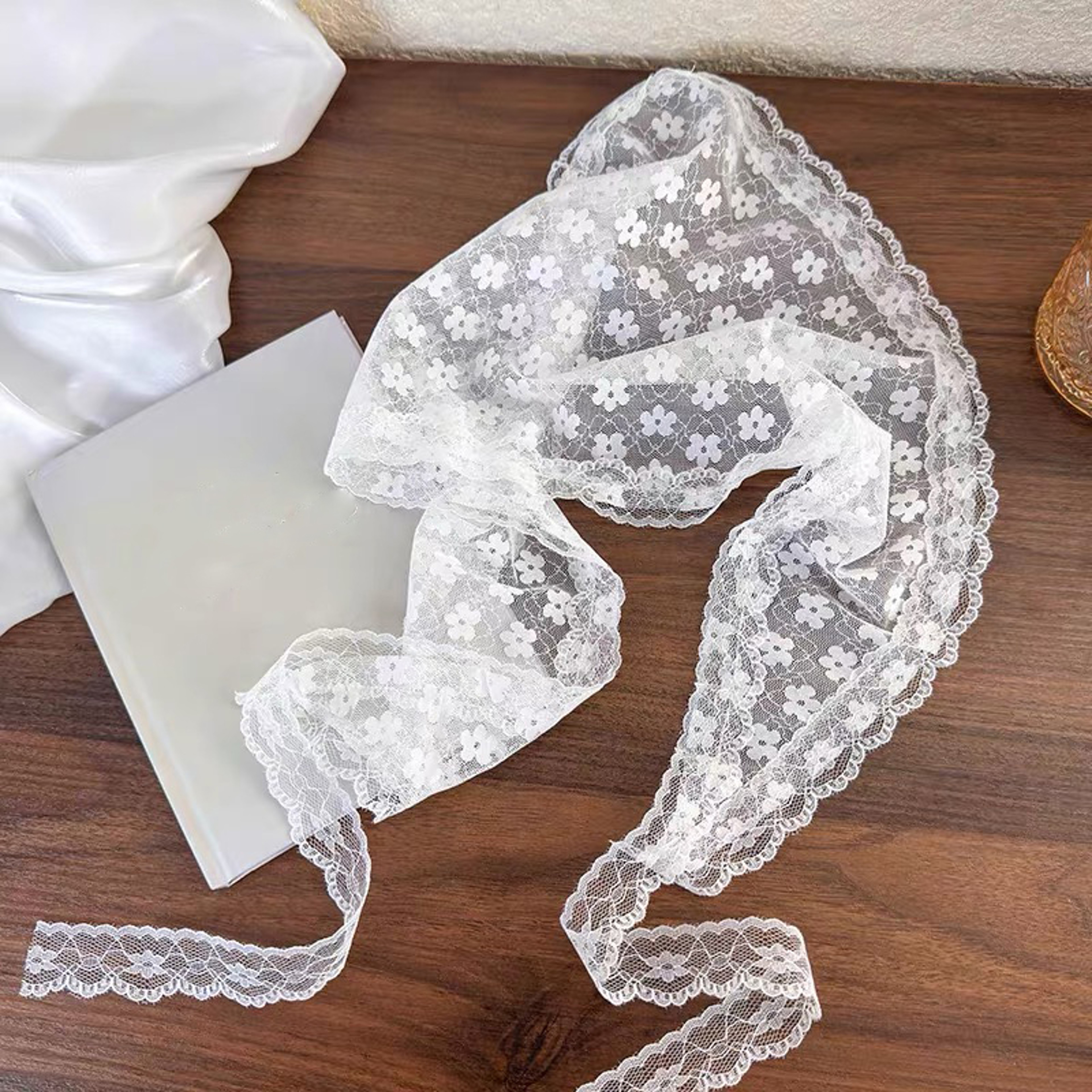 Wraps Women Retro Triangle Headscarf White Woven Floral Lace Hair Scarf Hat Travel Headband Accesso 3