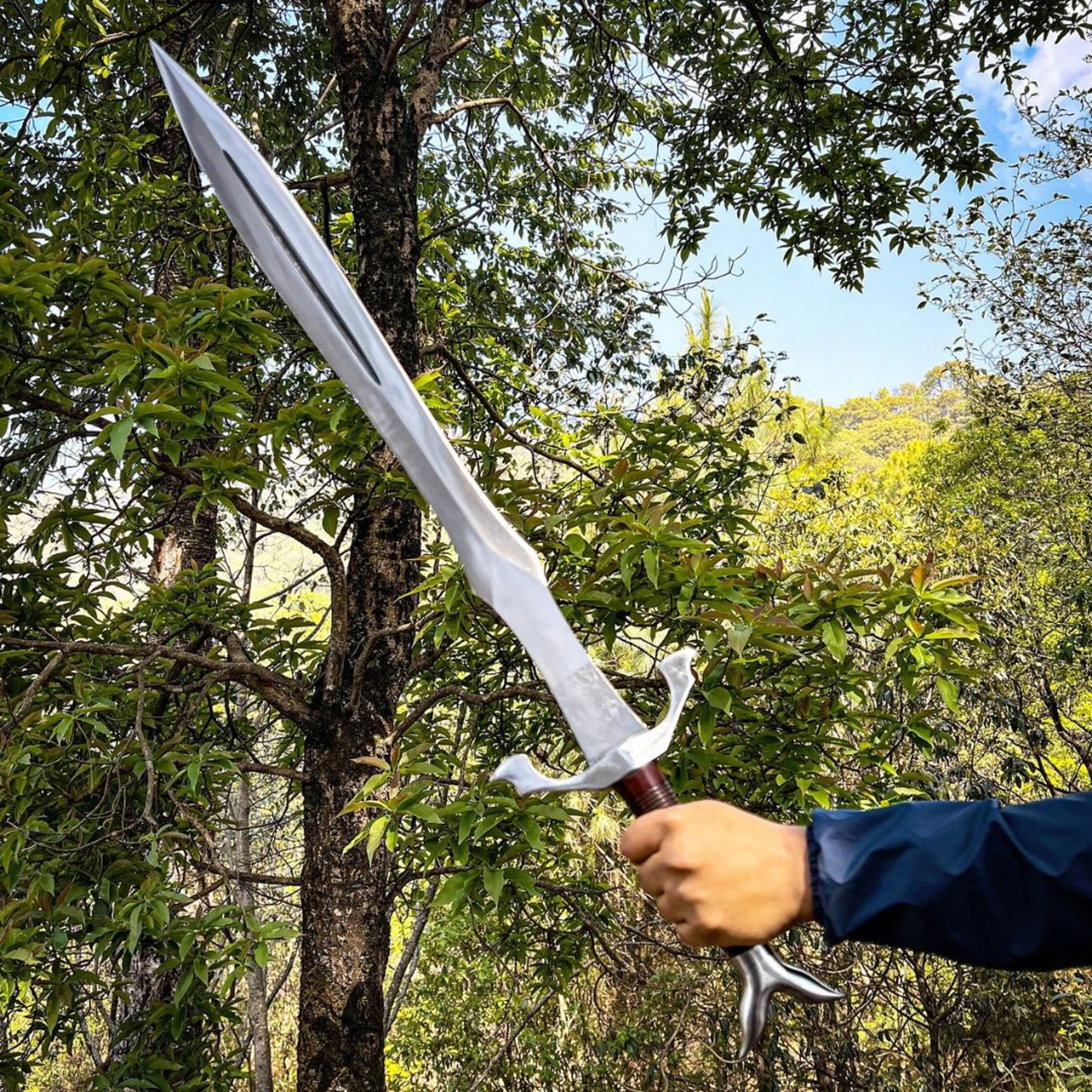 Fish Style Viking Sword Custom Handmade Full Tang Sword Mirror Polished Carbon – view 7
