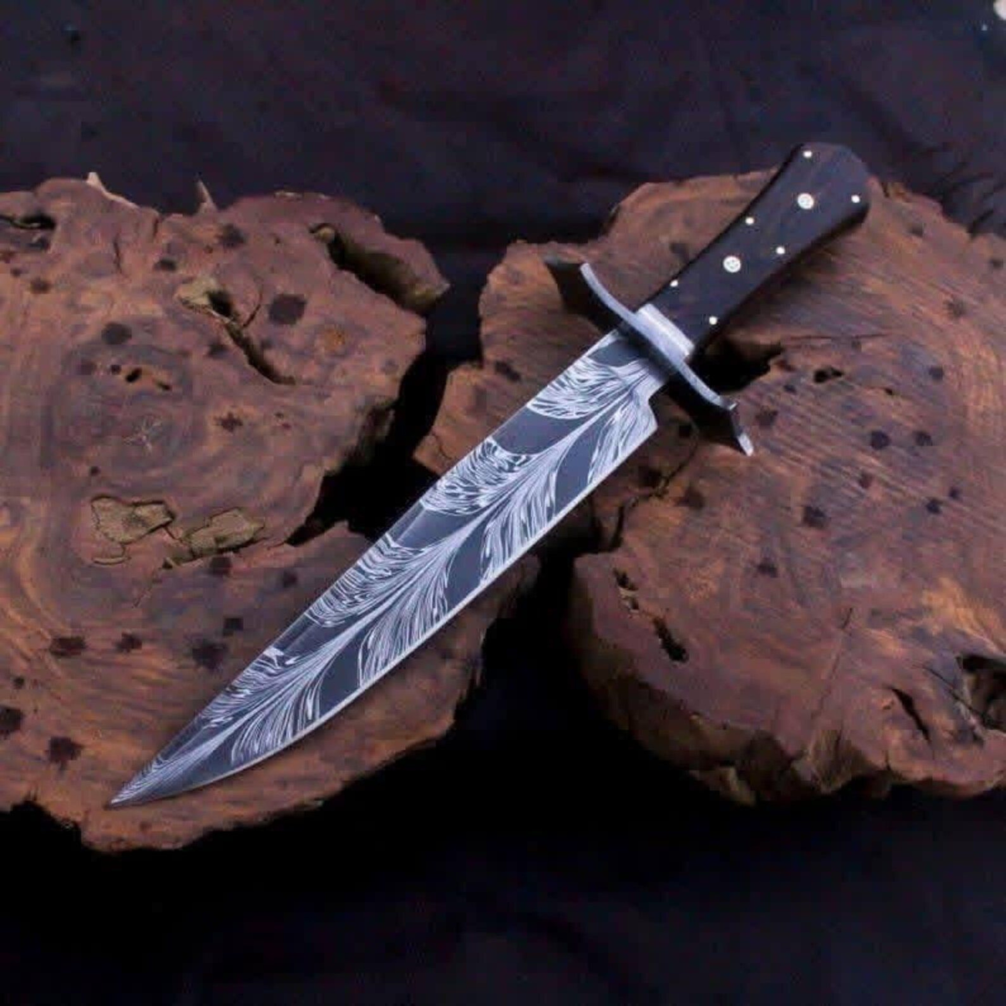 Handcrafted Feather Pattern Damascus Steel Bowie Knife  Custom Camping And Hunting Knife With 4