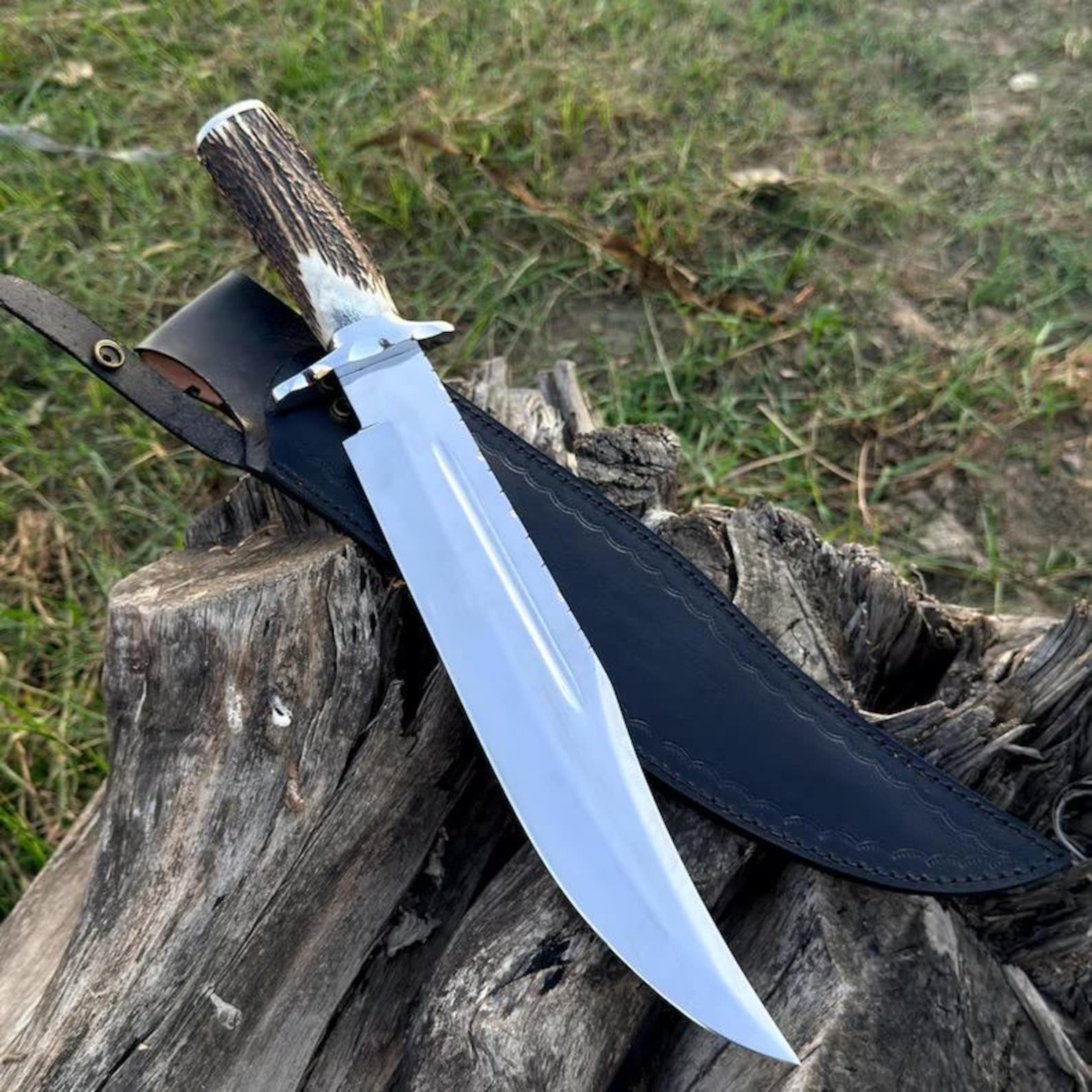 Unique Handcrafted Bowie Knife With Polished Stainless Steel Blade And Natural Antler Handle  4